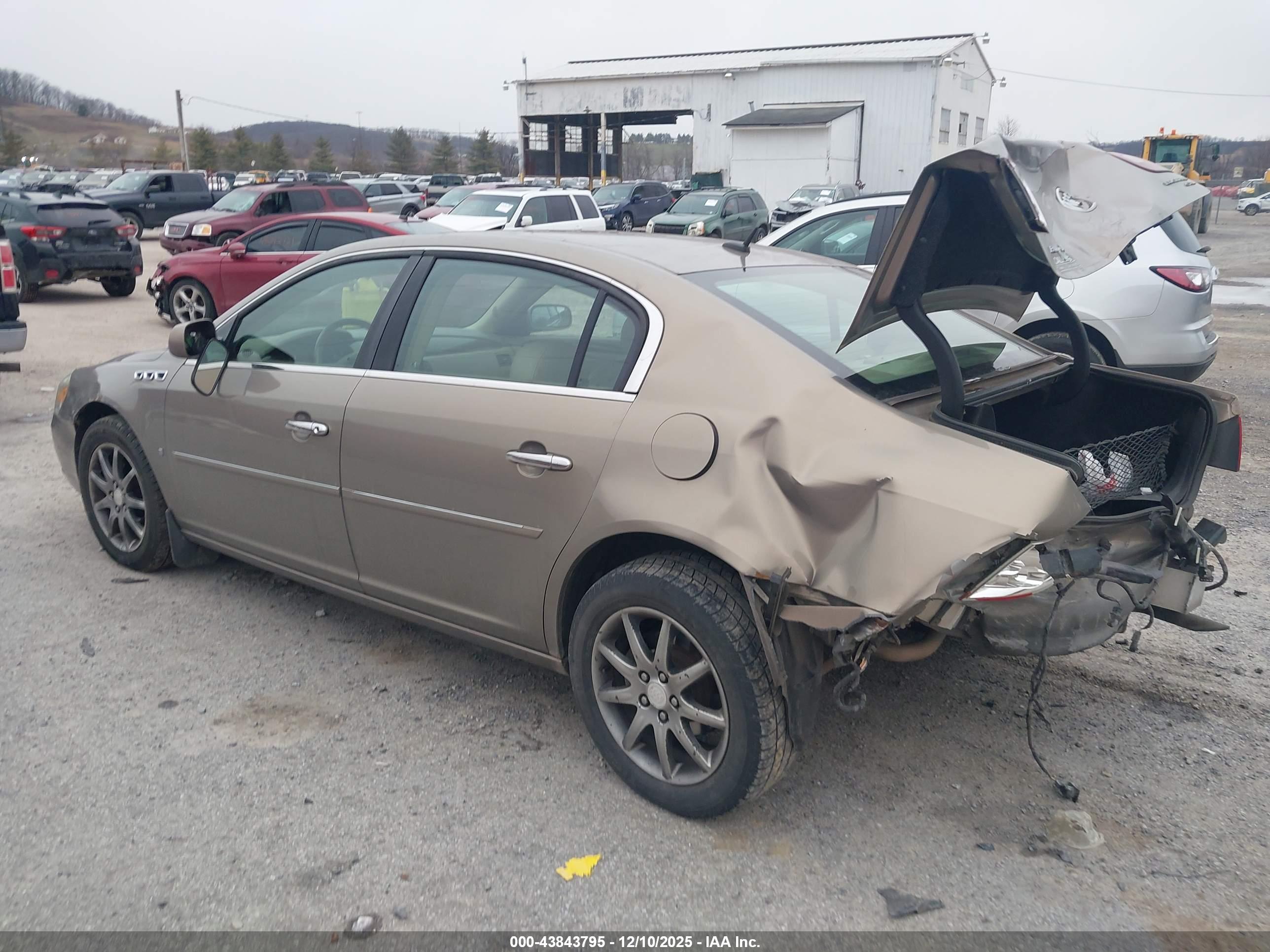 BUICK LUCERNE image 3