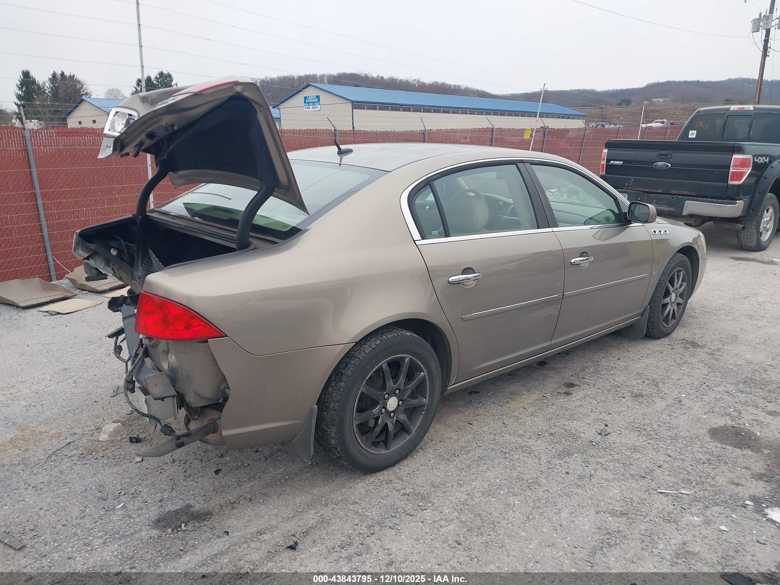 BUICK LUCERNE image 4