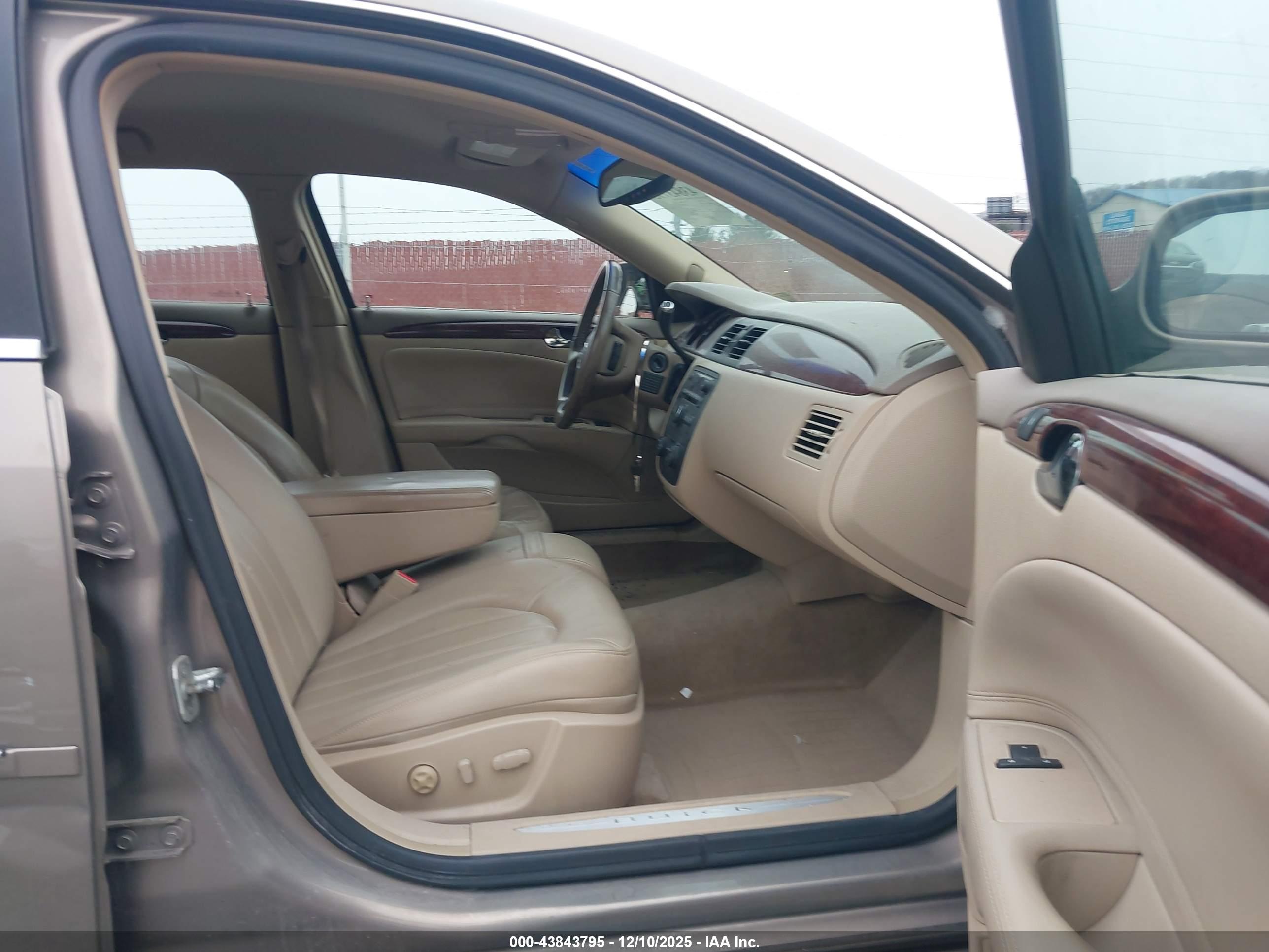 BUICK LUCERNE image 5