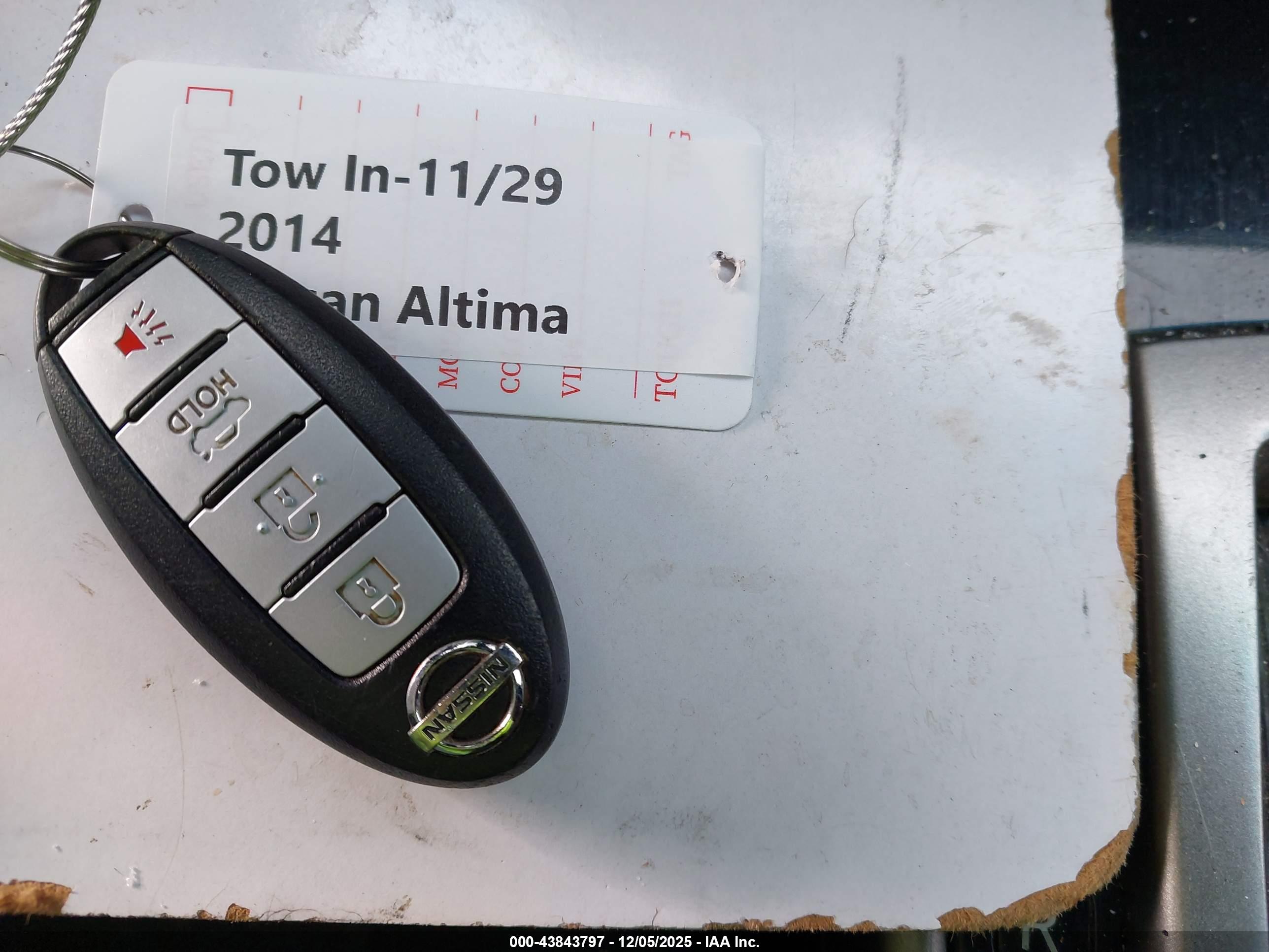 NISSAN ALTIMA image 11