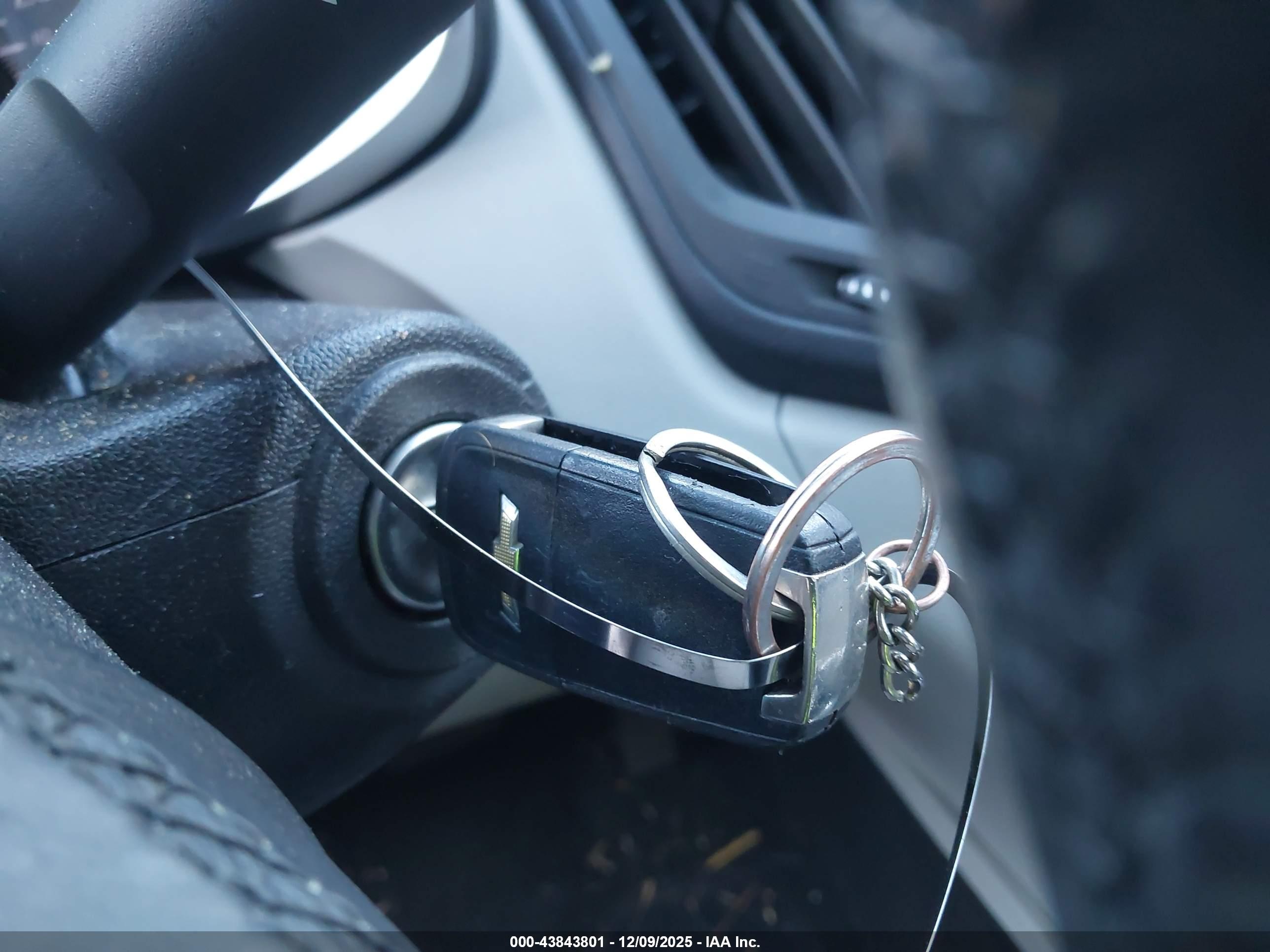 CHEVROLET EQUINOX image 11
