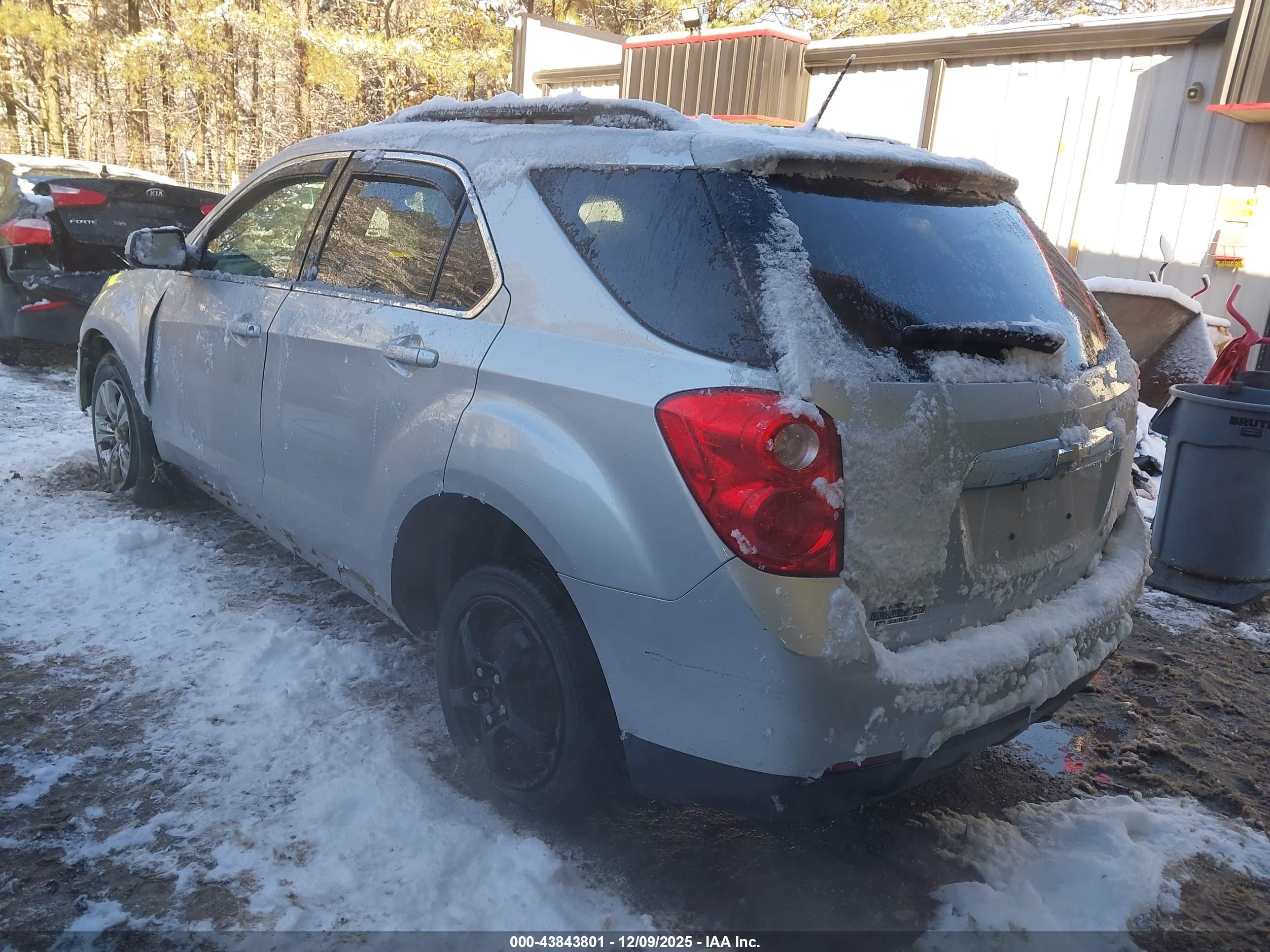 CHEVROLET EQUINOX image 3