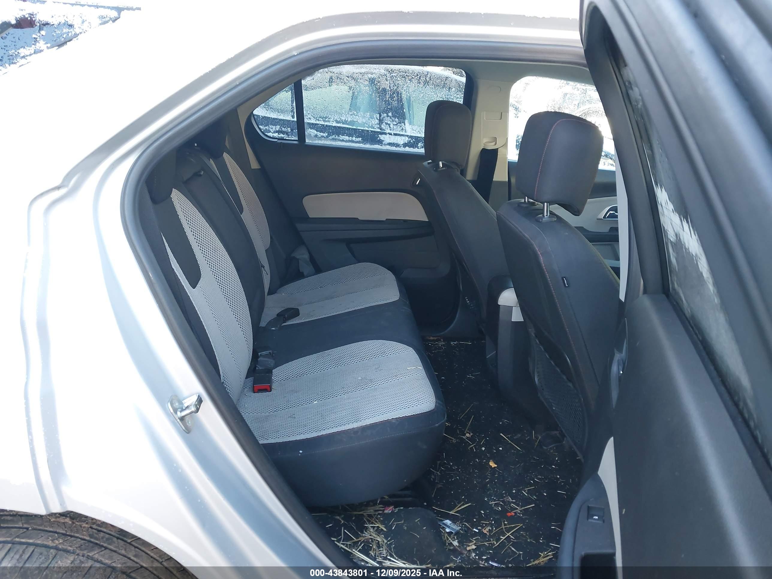 CHEVROLET EQUINOX image 8