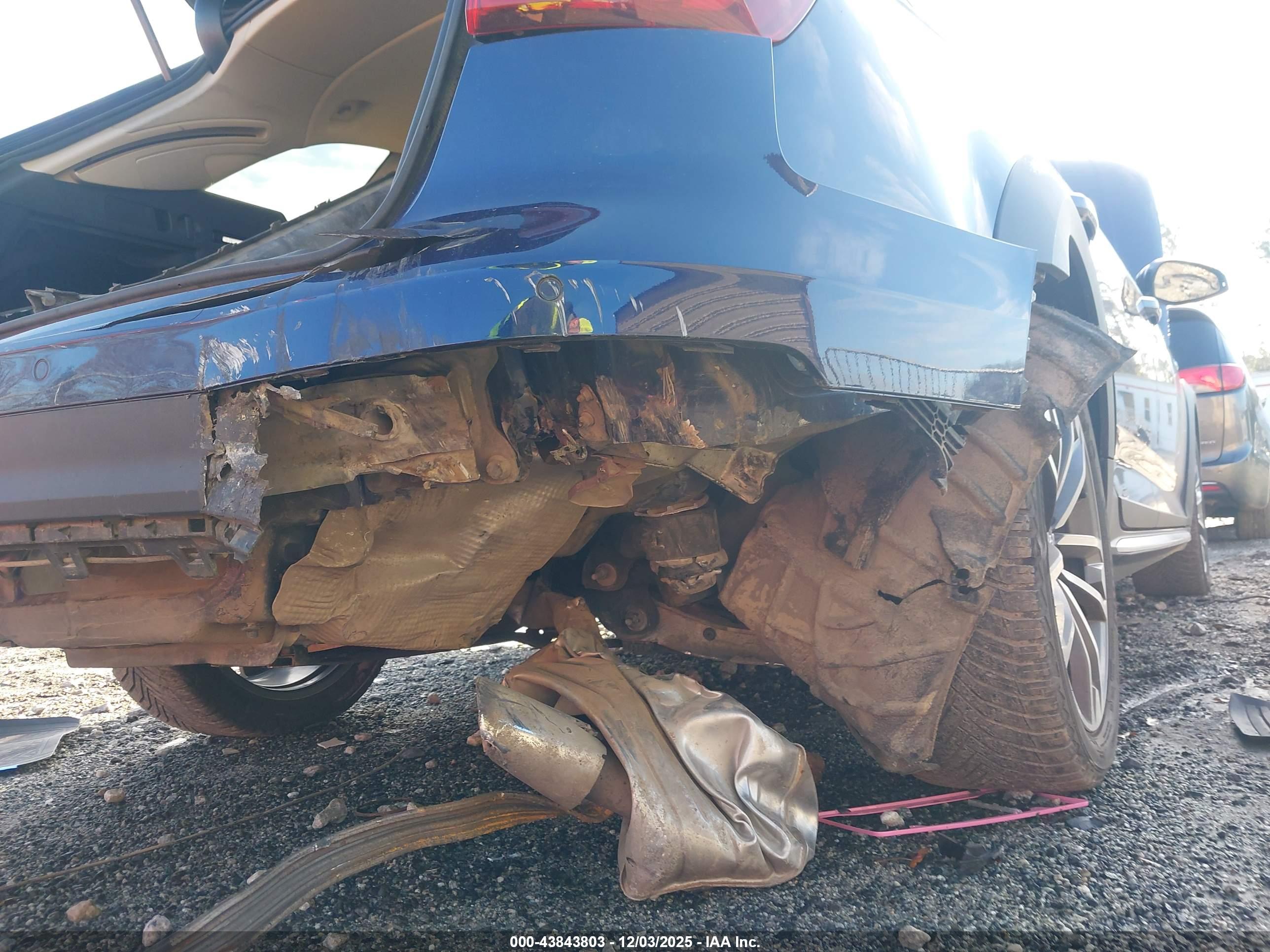 AUDI A4 image 6