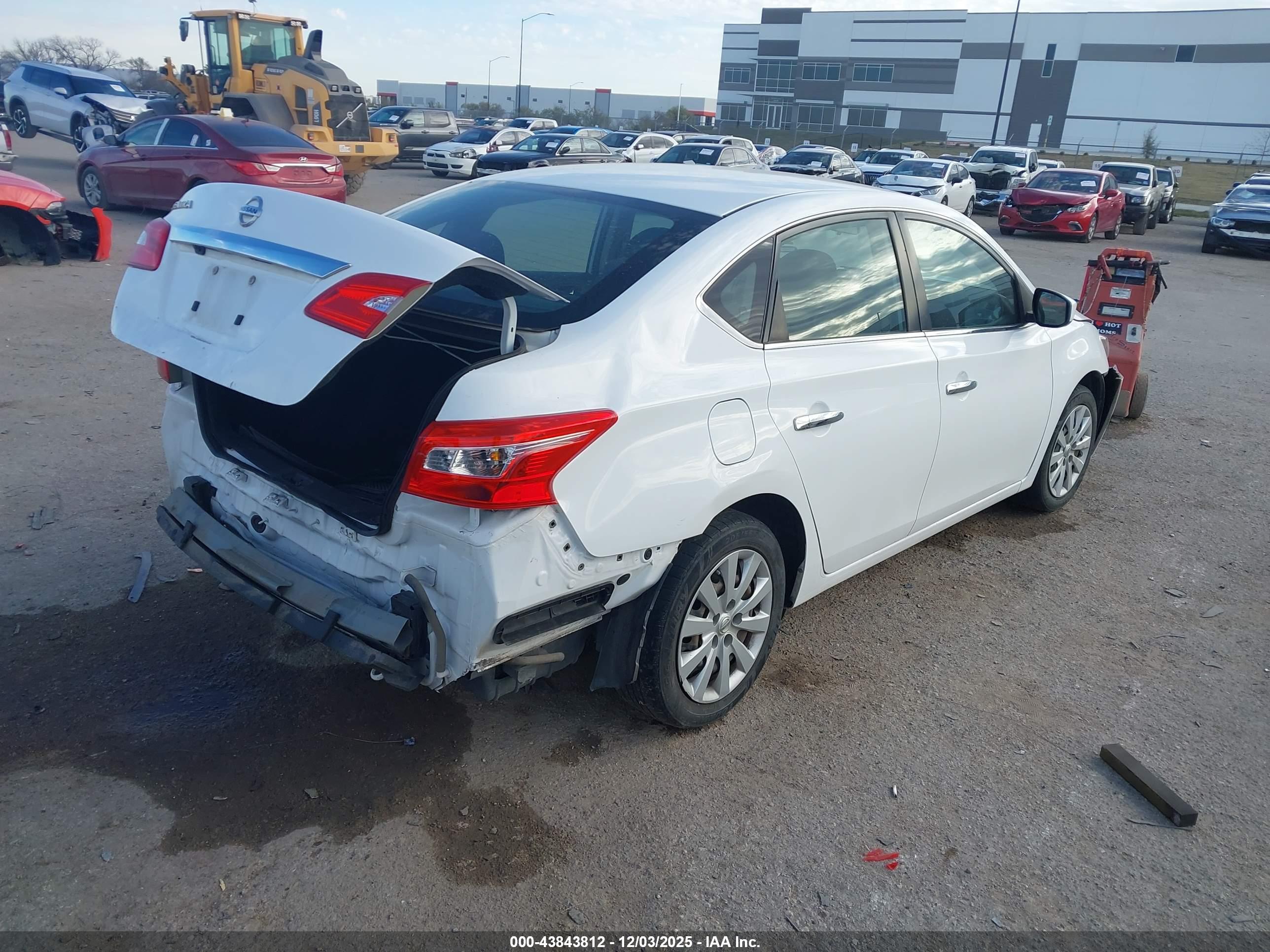 NISSAN SENTRA image 4