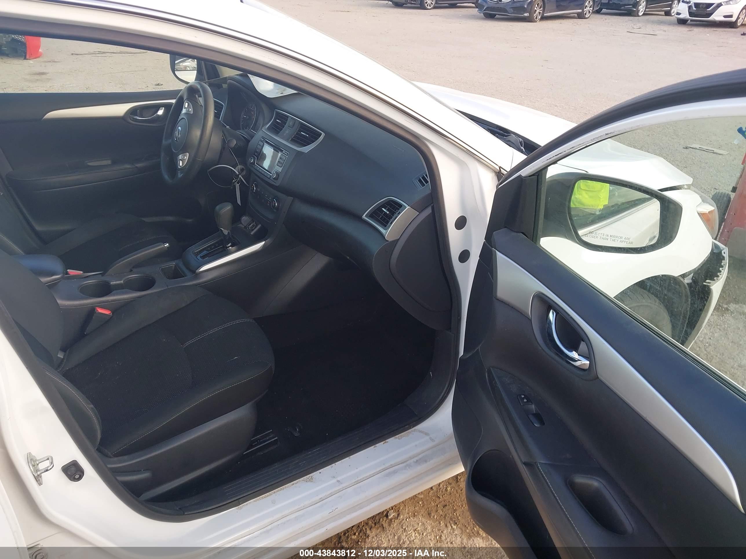 NISSAN SENTRA image 5