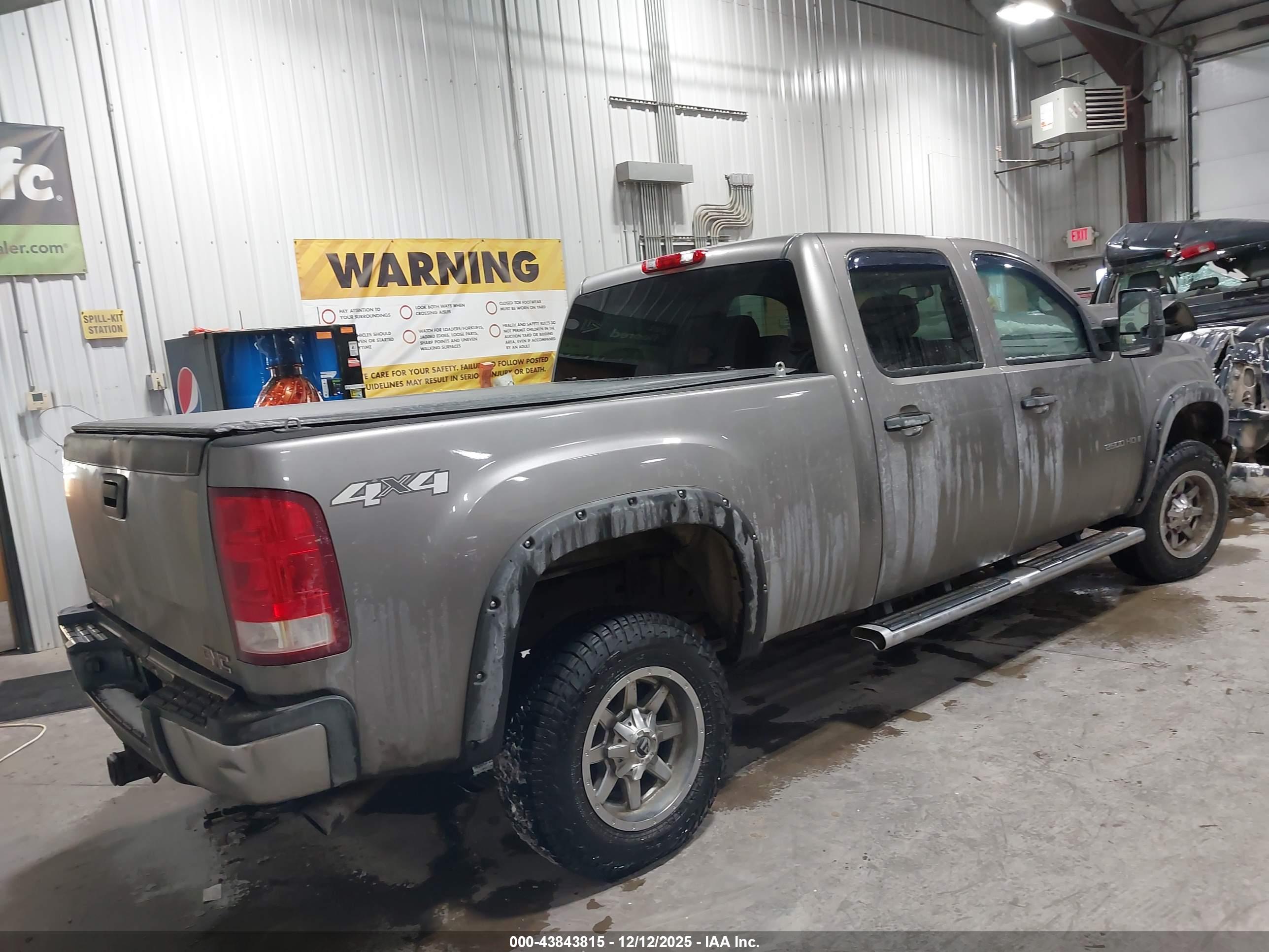 GMC SIERRA image 4