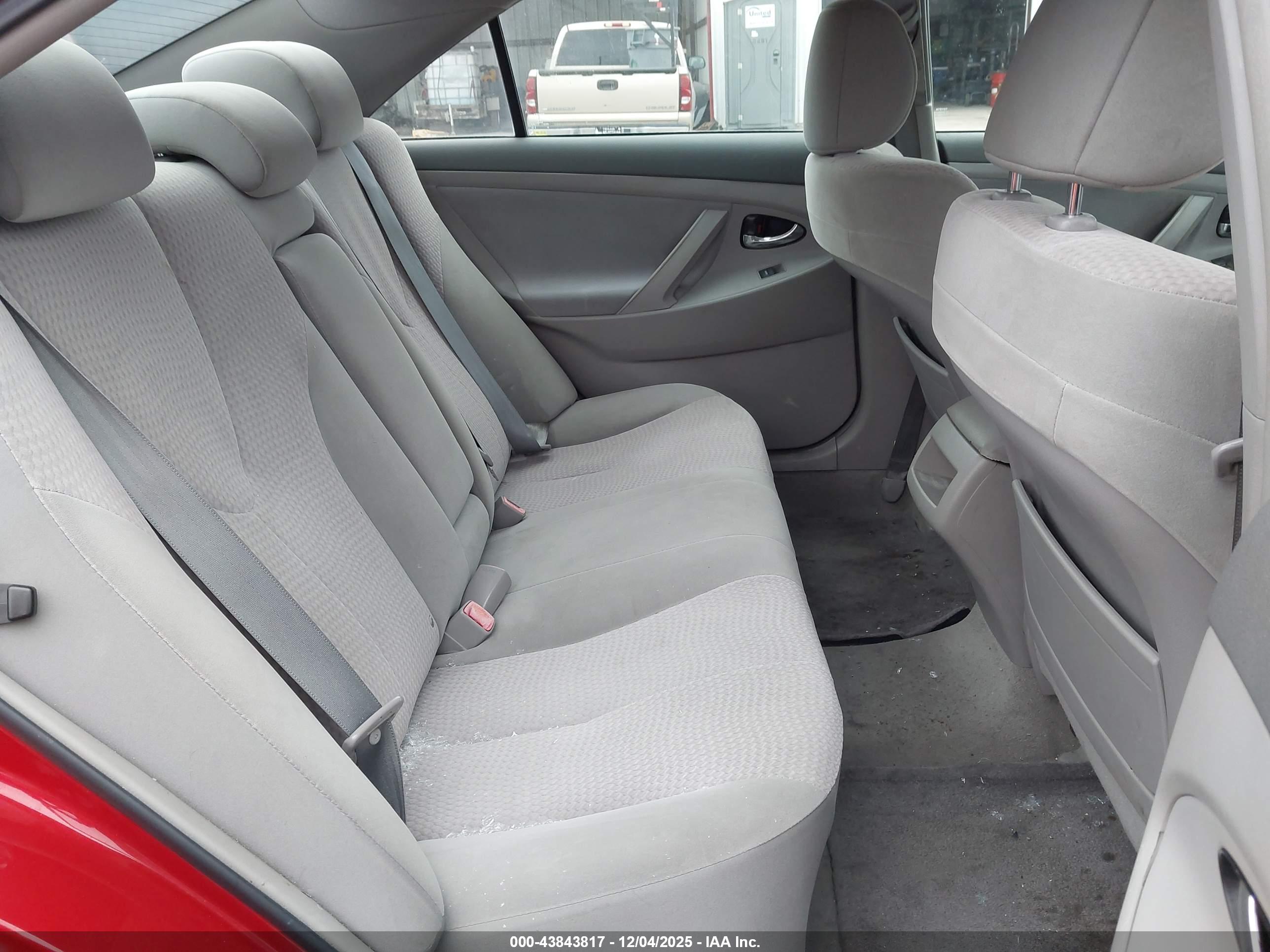 TOYOTA CAMRY image 8