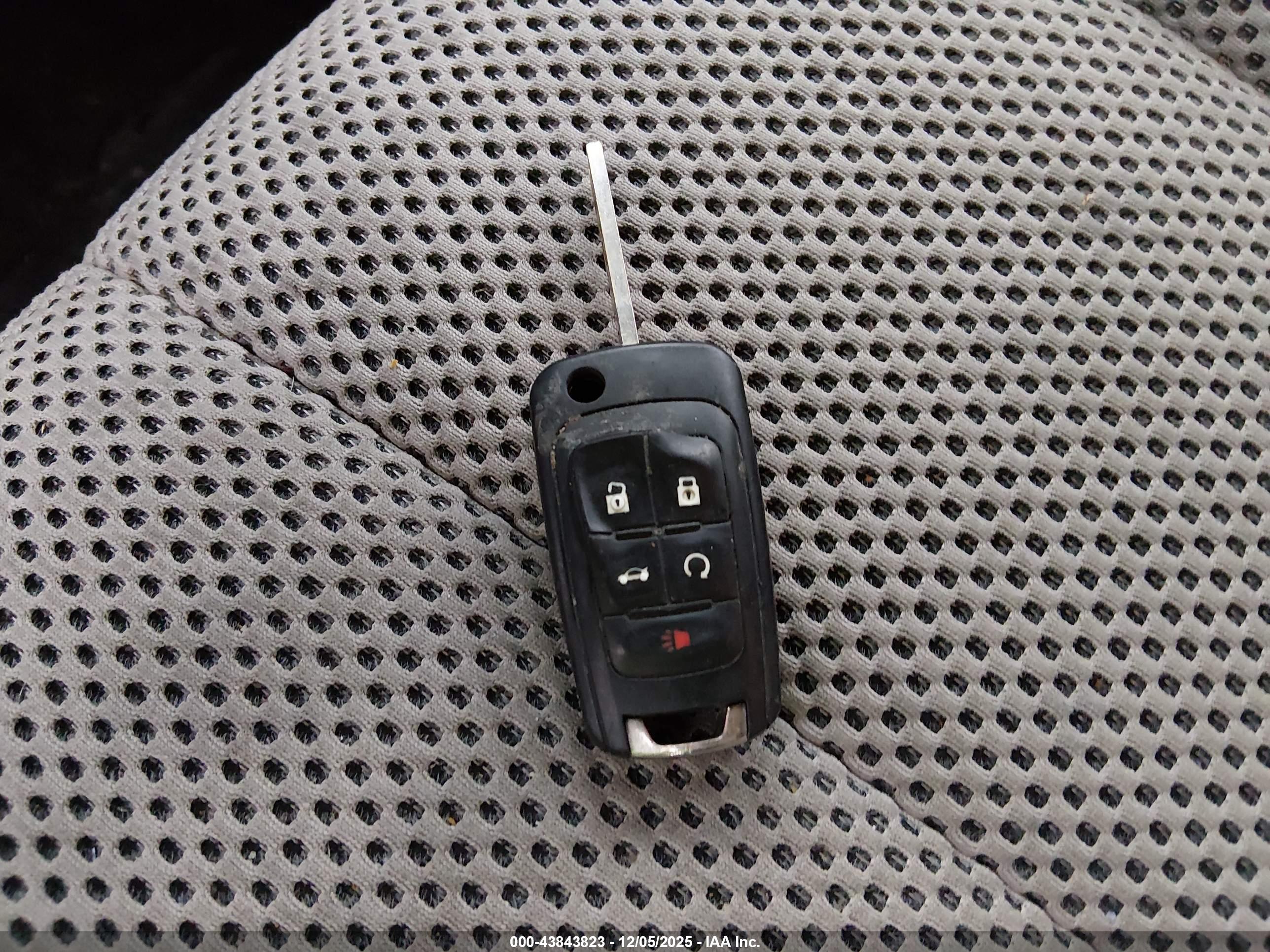 CHEVROLET EQUINOX image 11