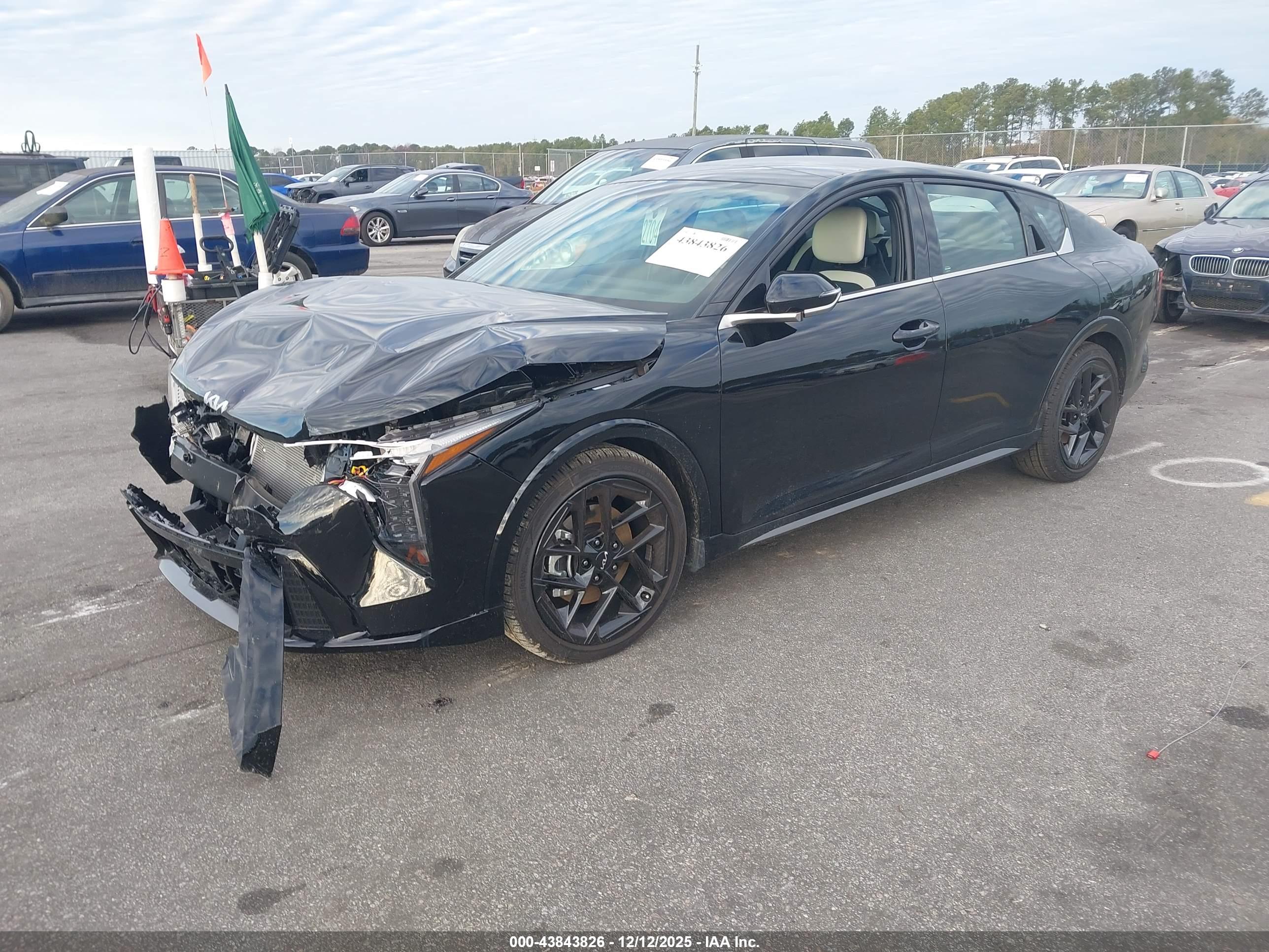 KIA K4 image 2