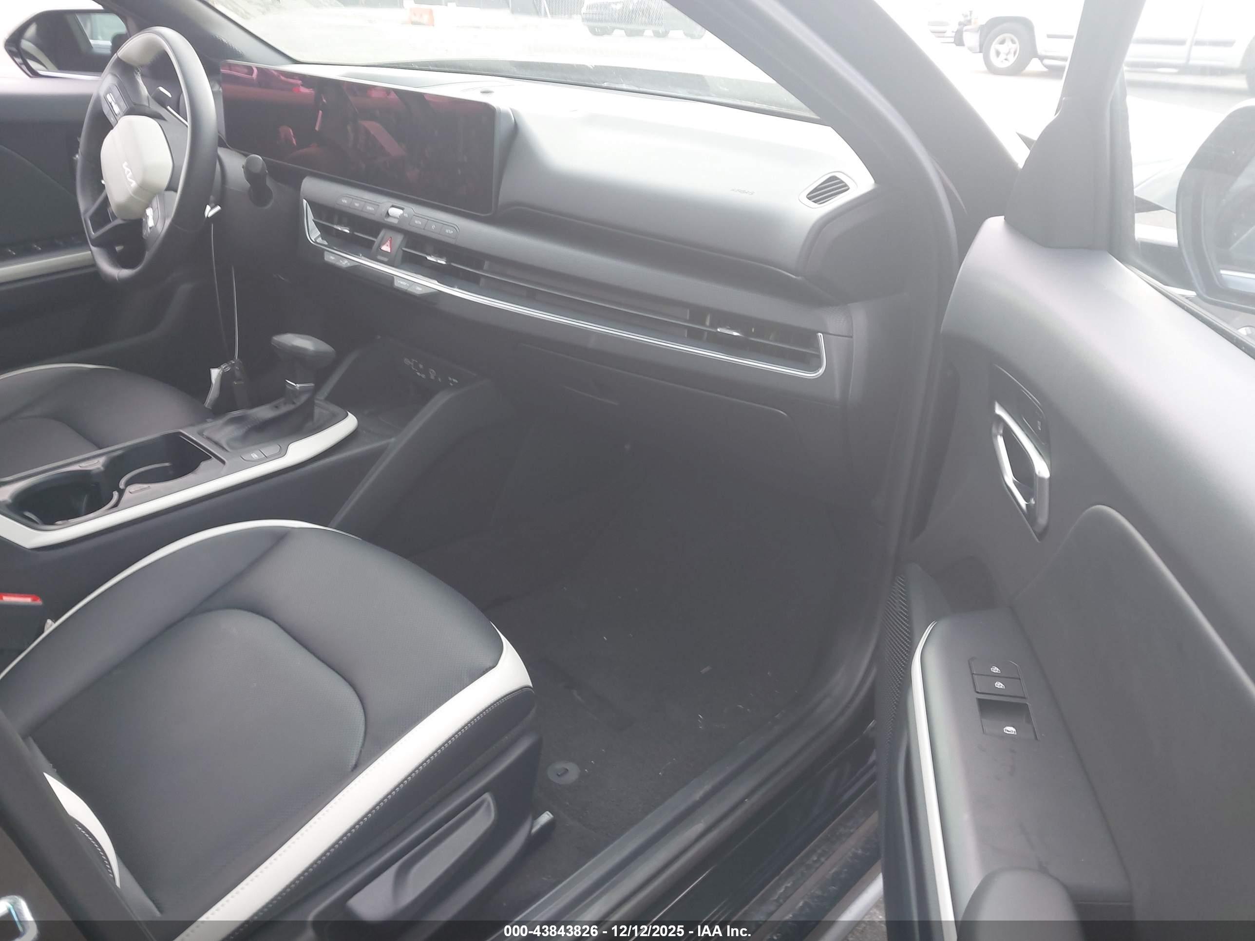 KIA K4 image 5
