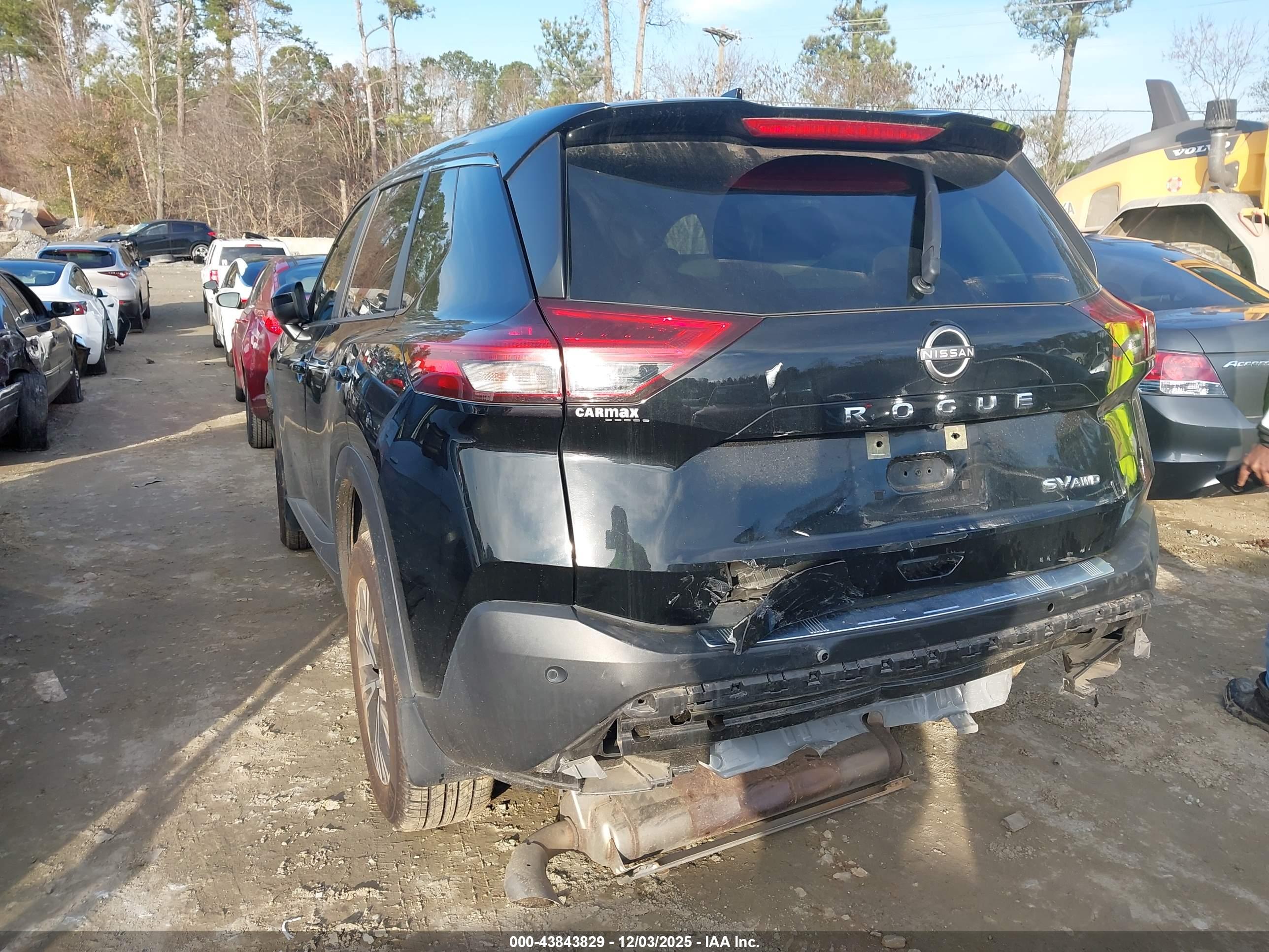 NISSAN ROGUE image 3