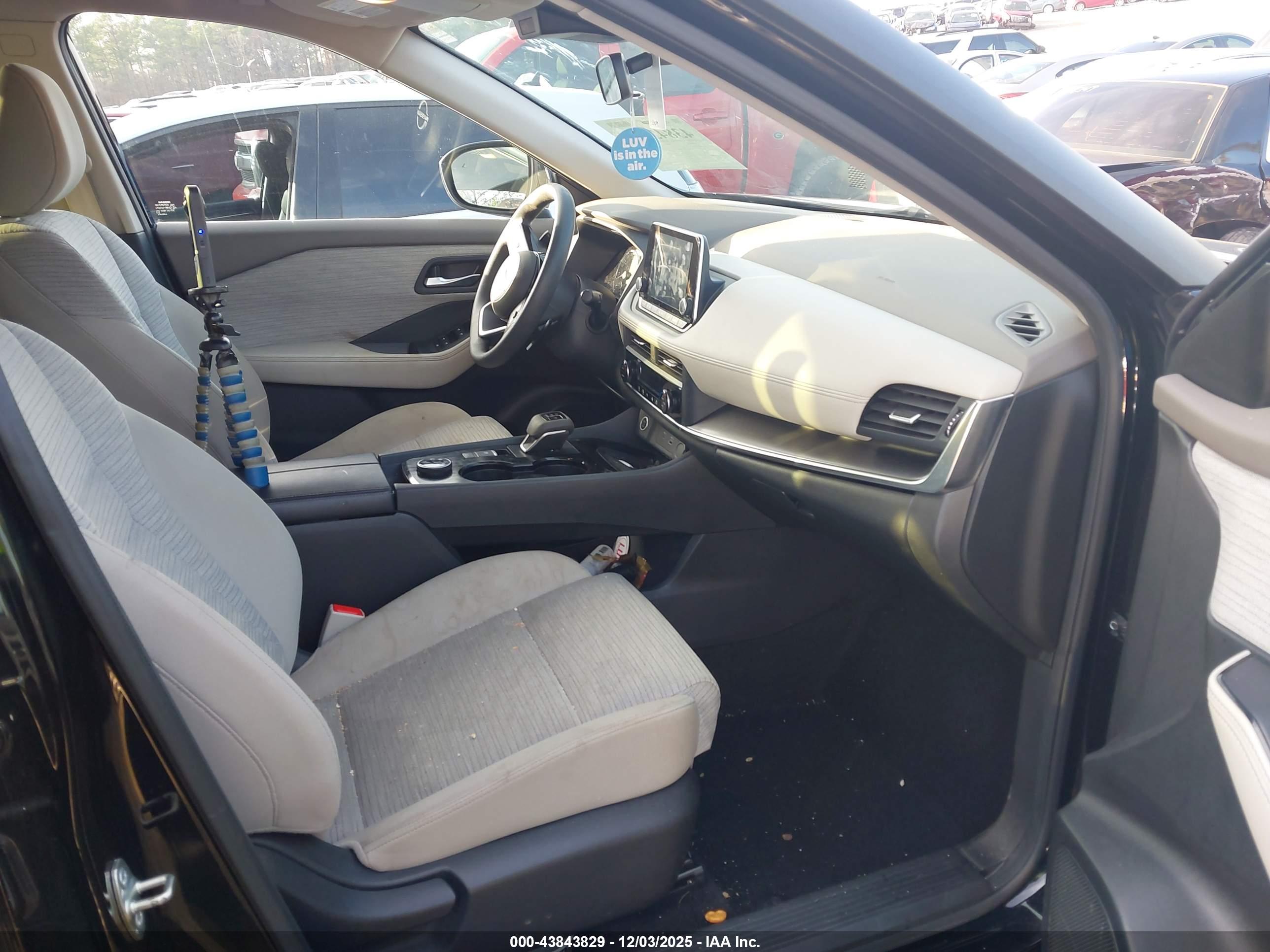NISSAN ROGUE image 5
