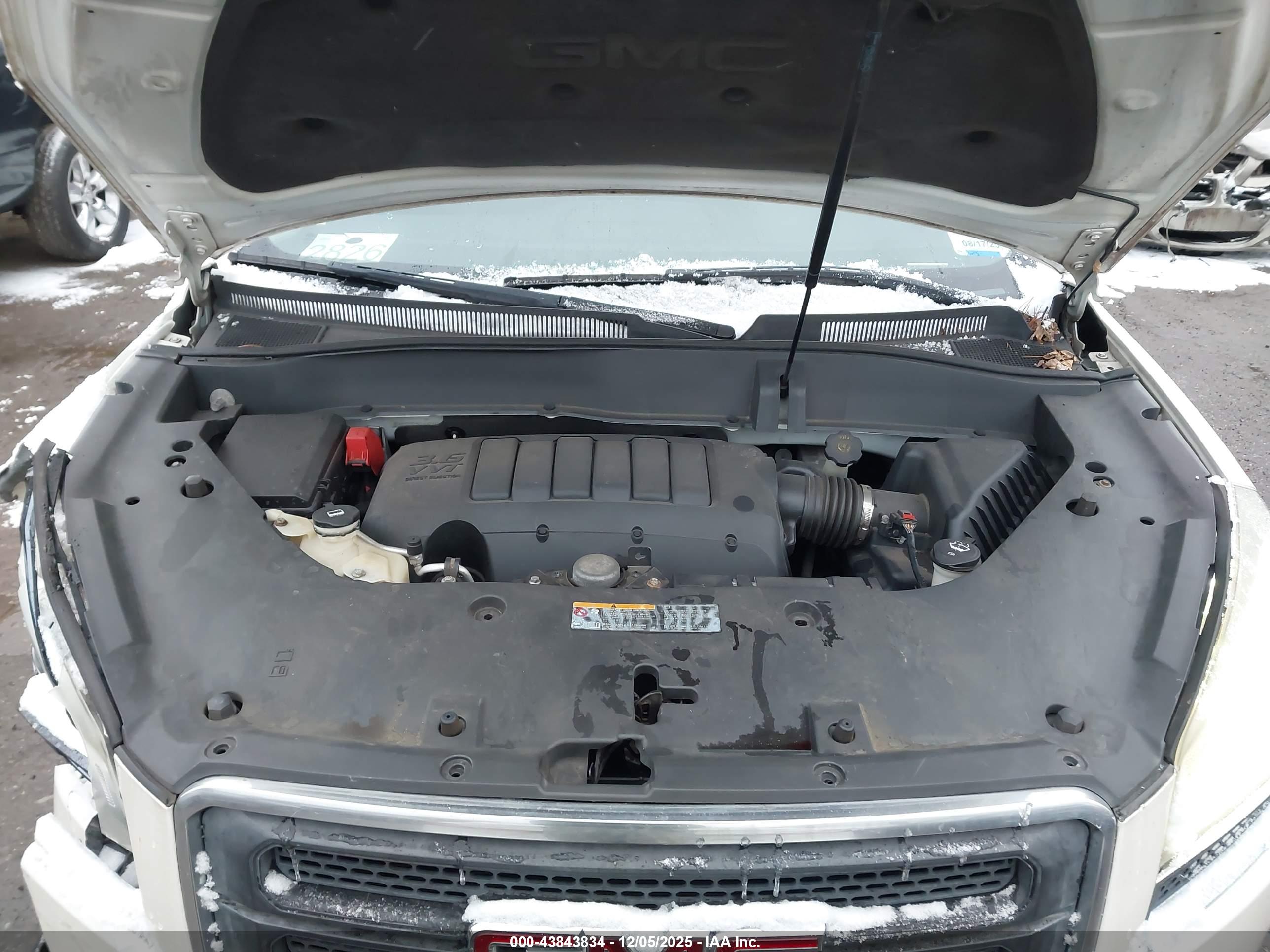 GMC ACADIA image 10