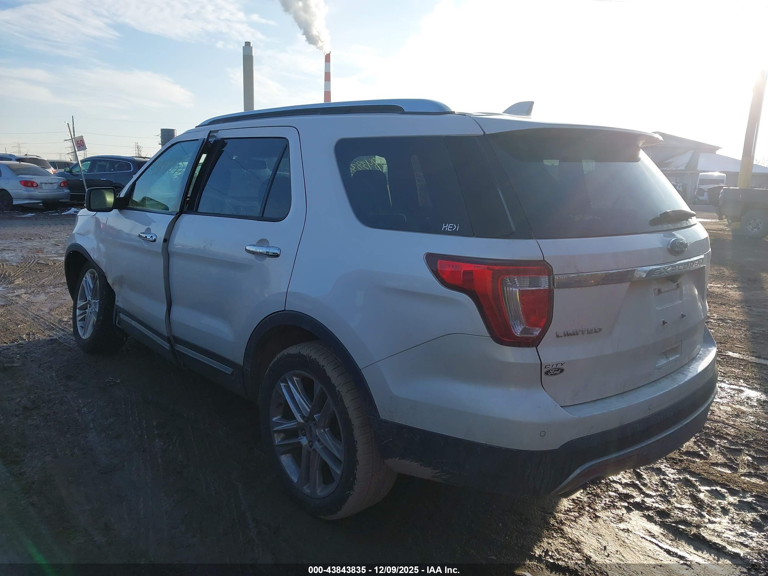 FORD EXPLORER image 3