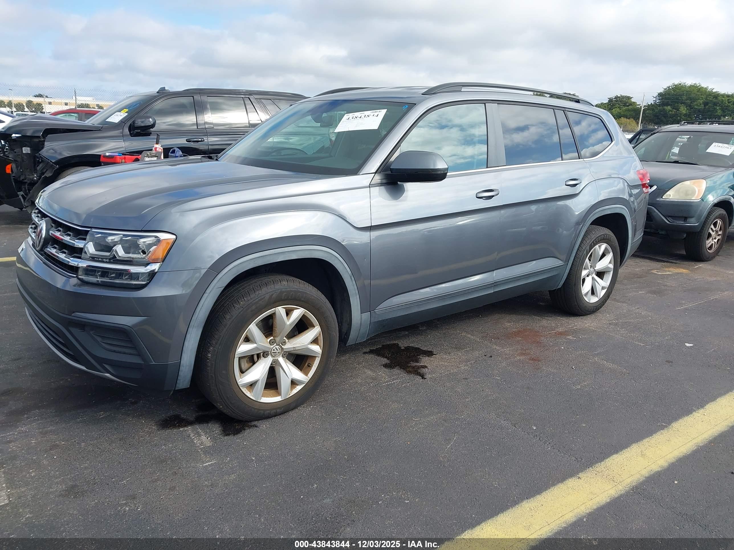 VOLKSWAGEN ATLAS image 2