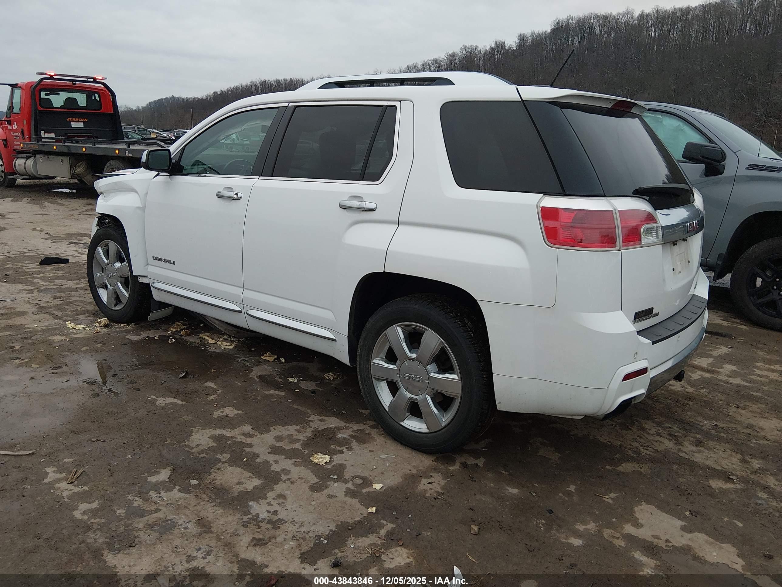 GMC TERRAIN image 3