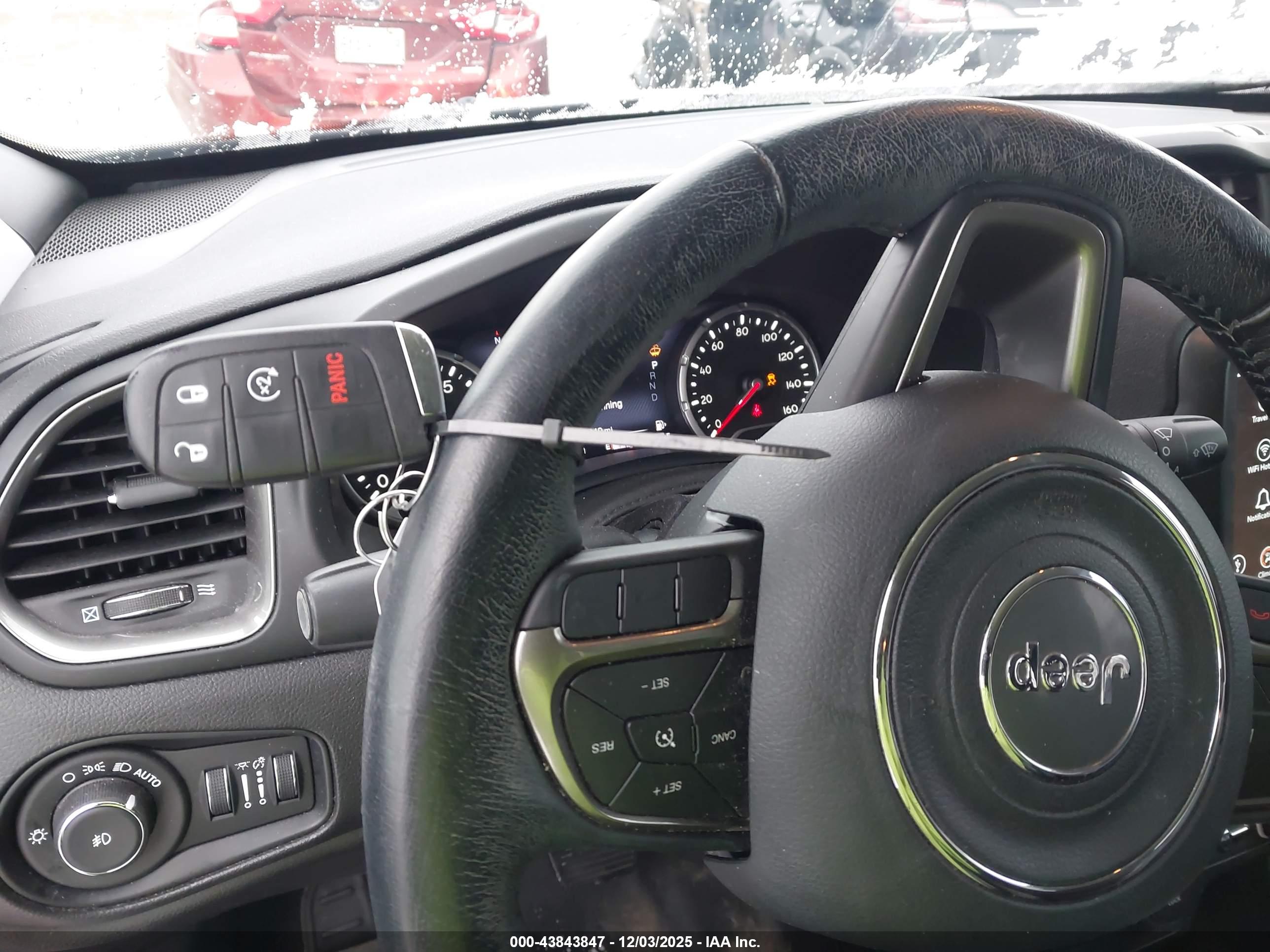 JEEP RENEGADE image 11