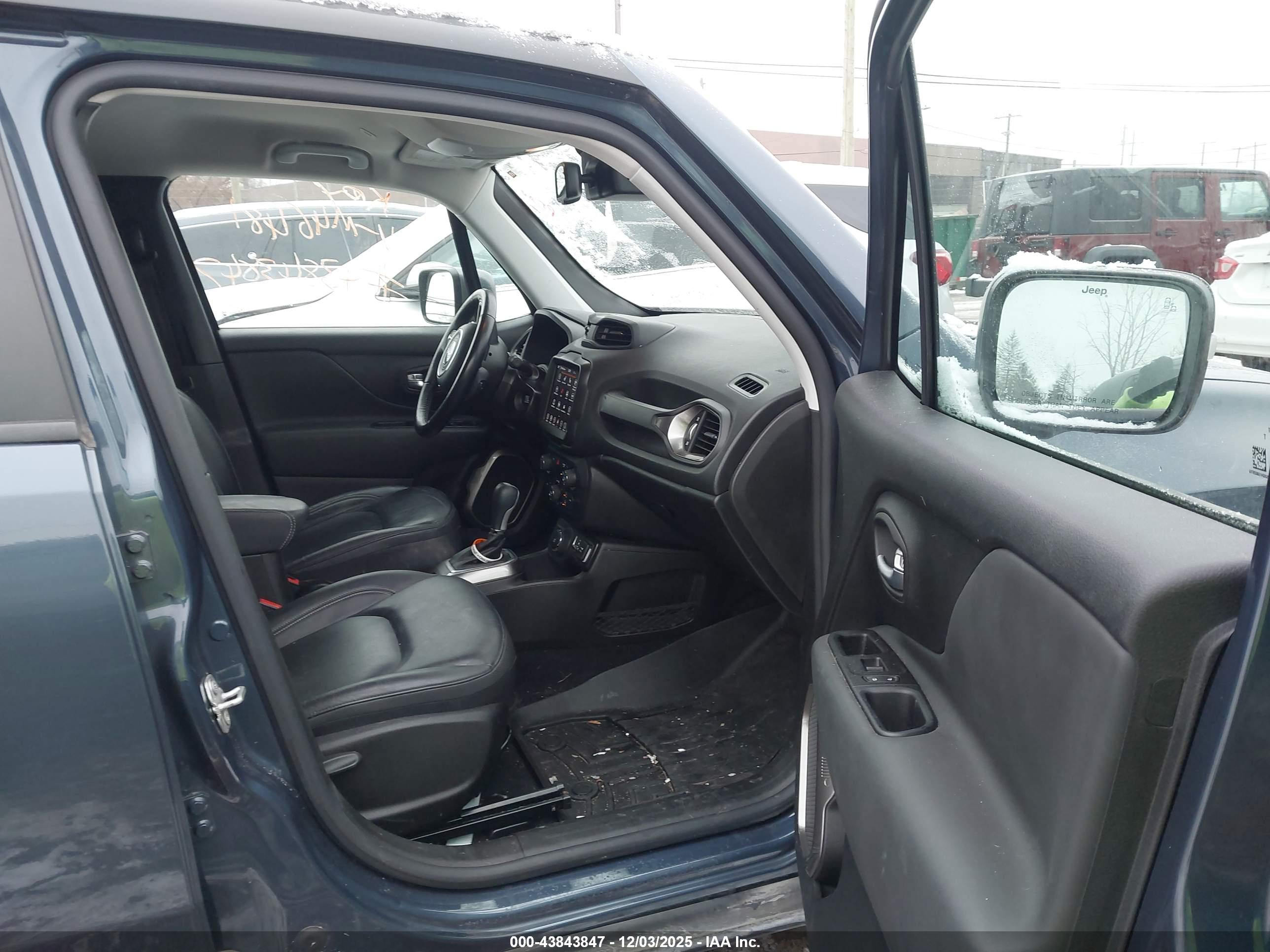 JEEP RENEGADE image 5
