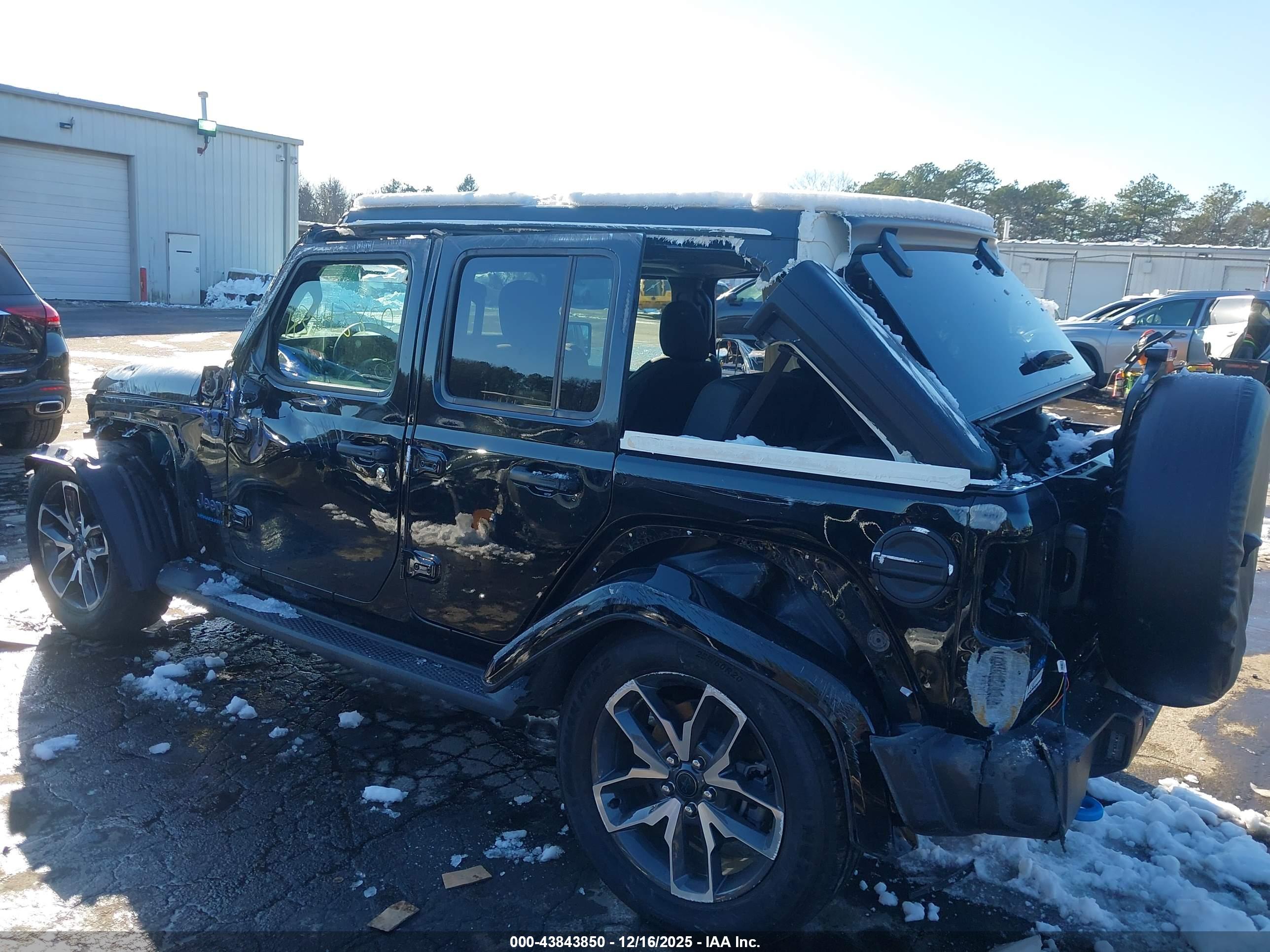 JEEP WRANGLER image 6