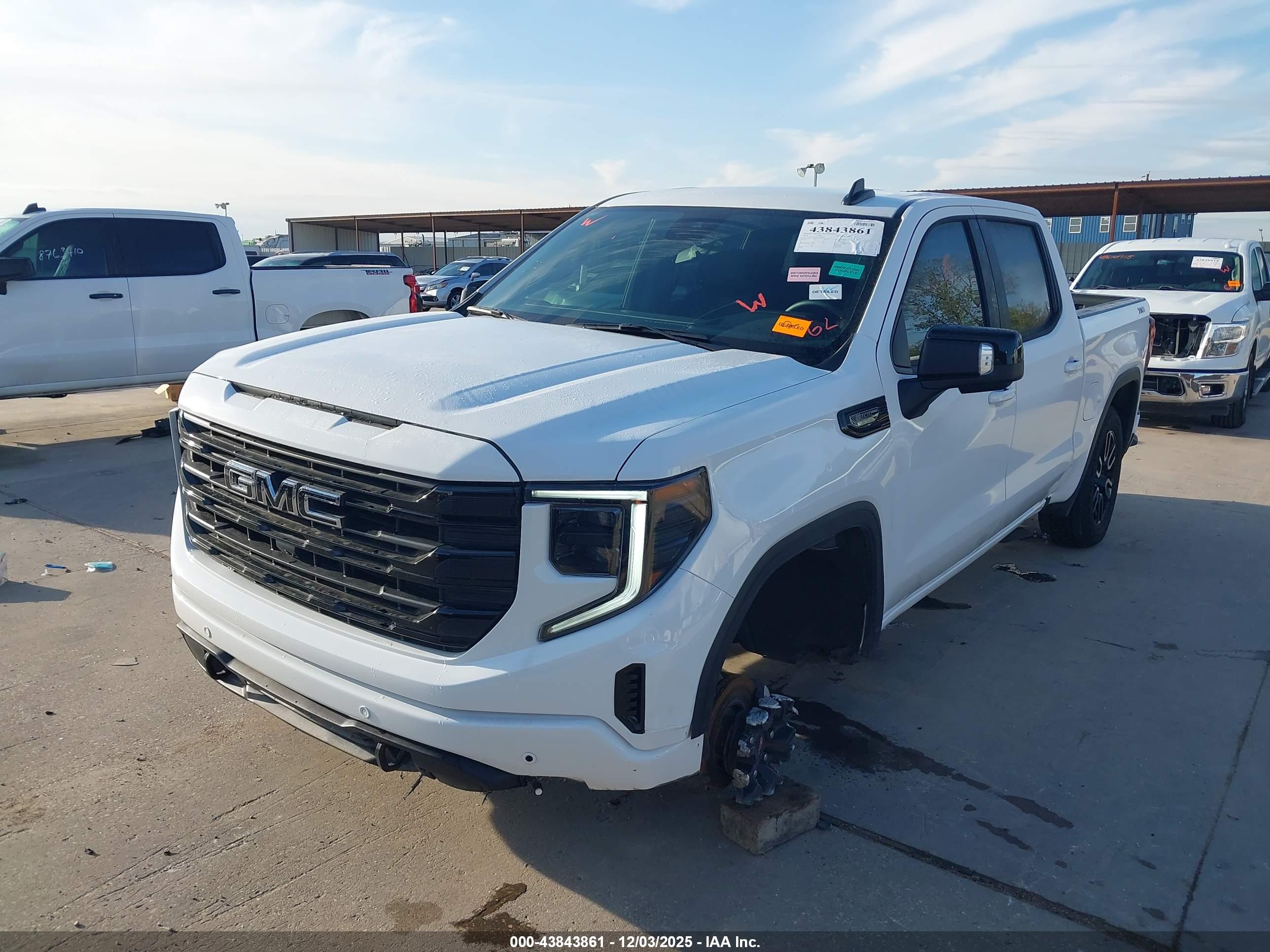 GMC SIERRA image 2