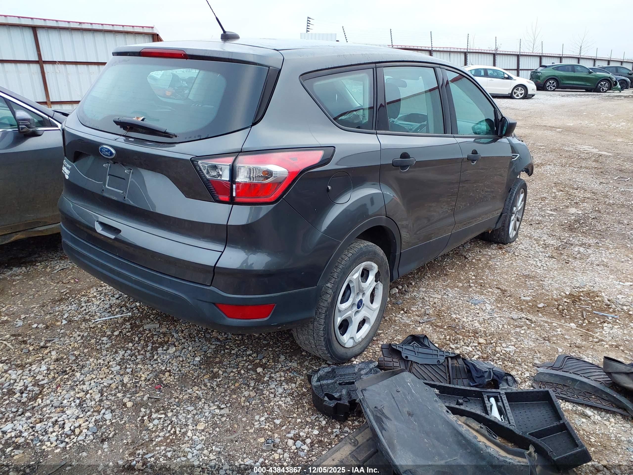 FORD ESCAPE image 4