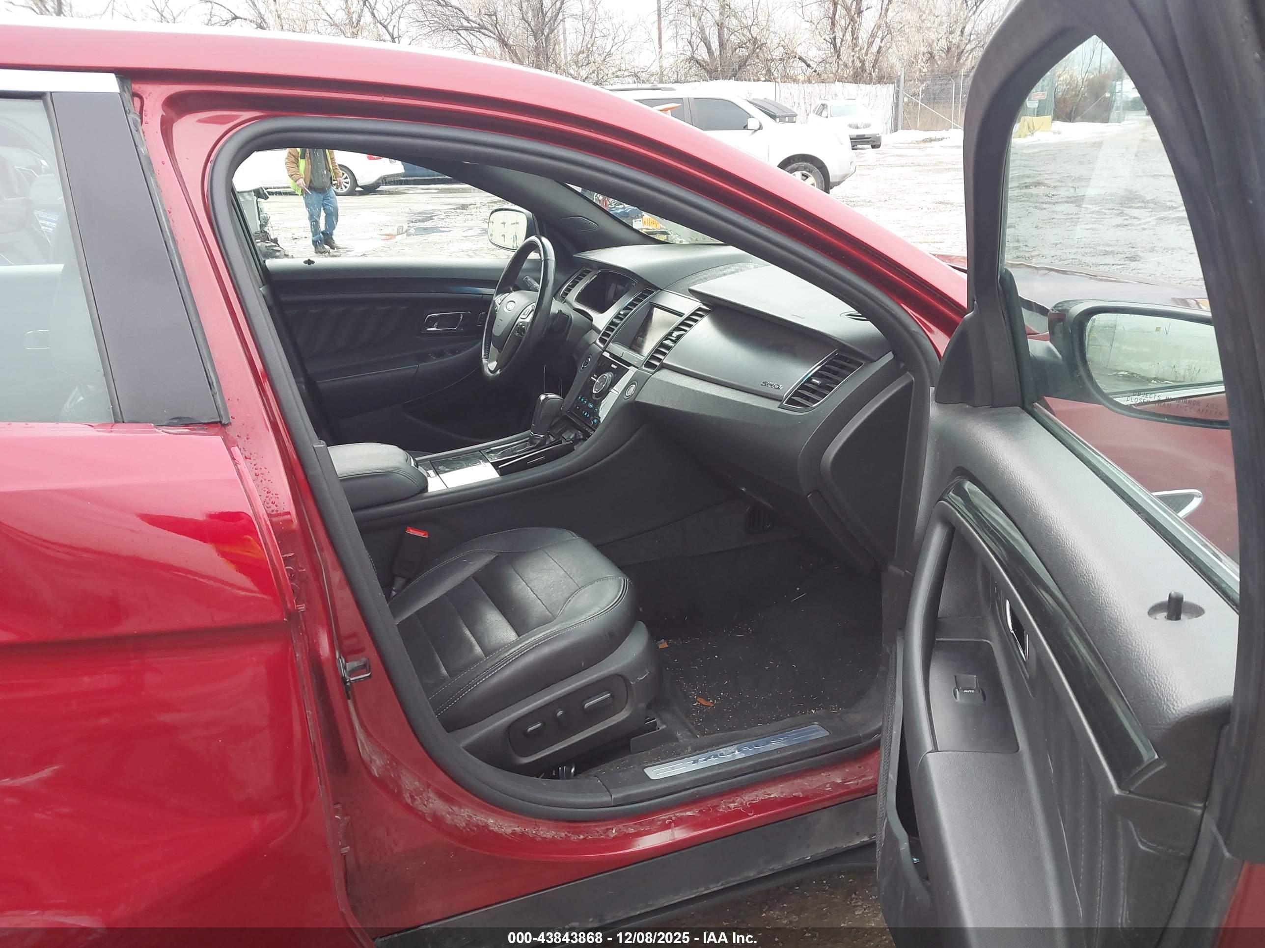FORD TAURUS image 5