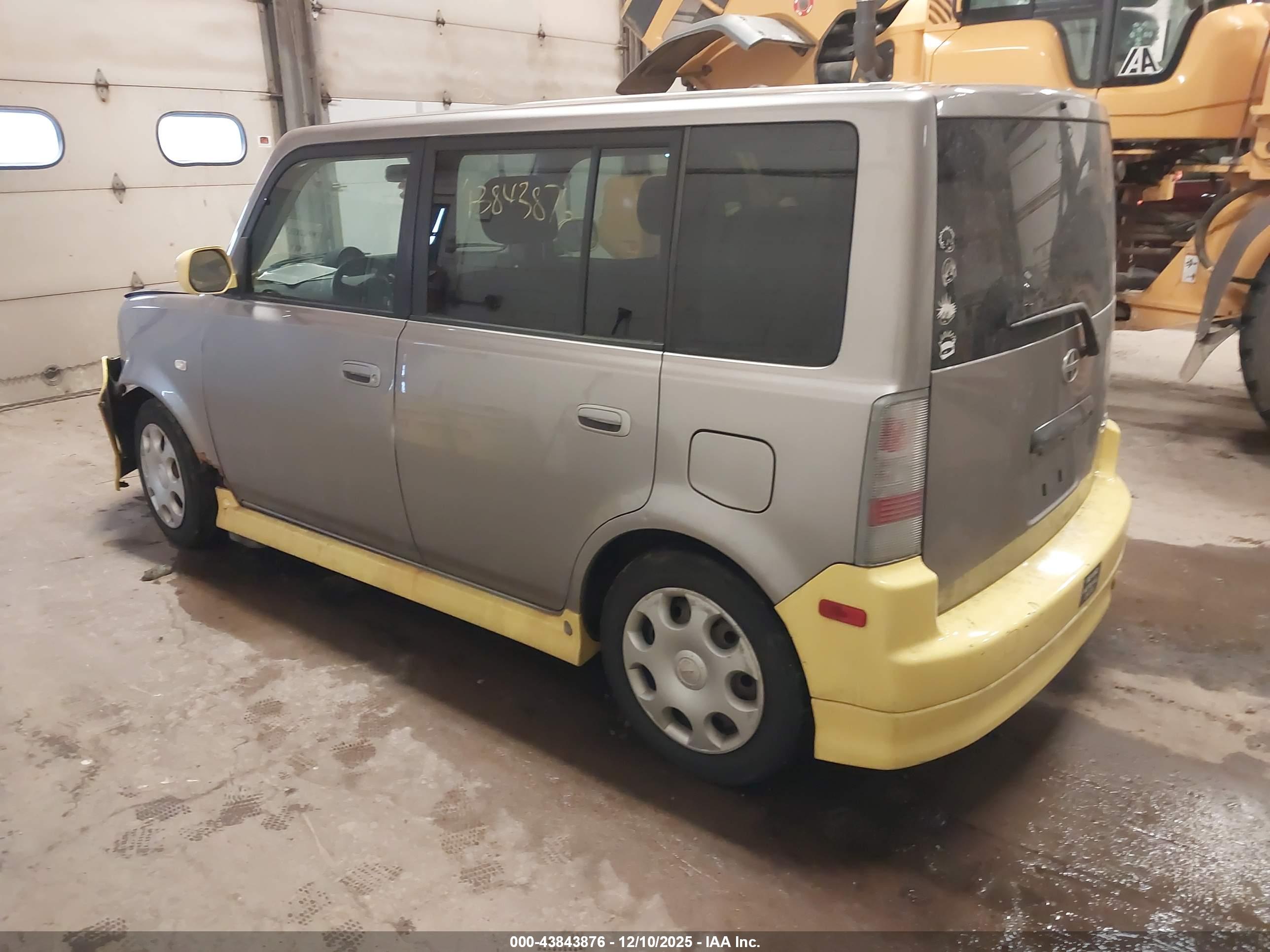 SCION XB image 3
