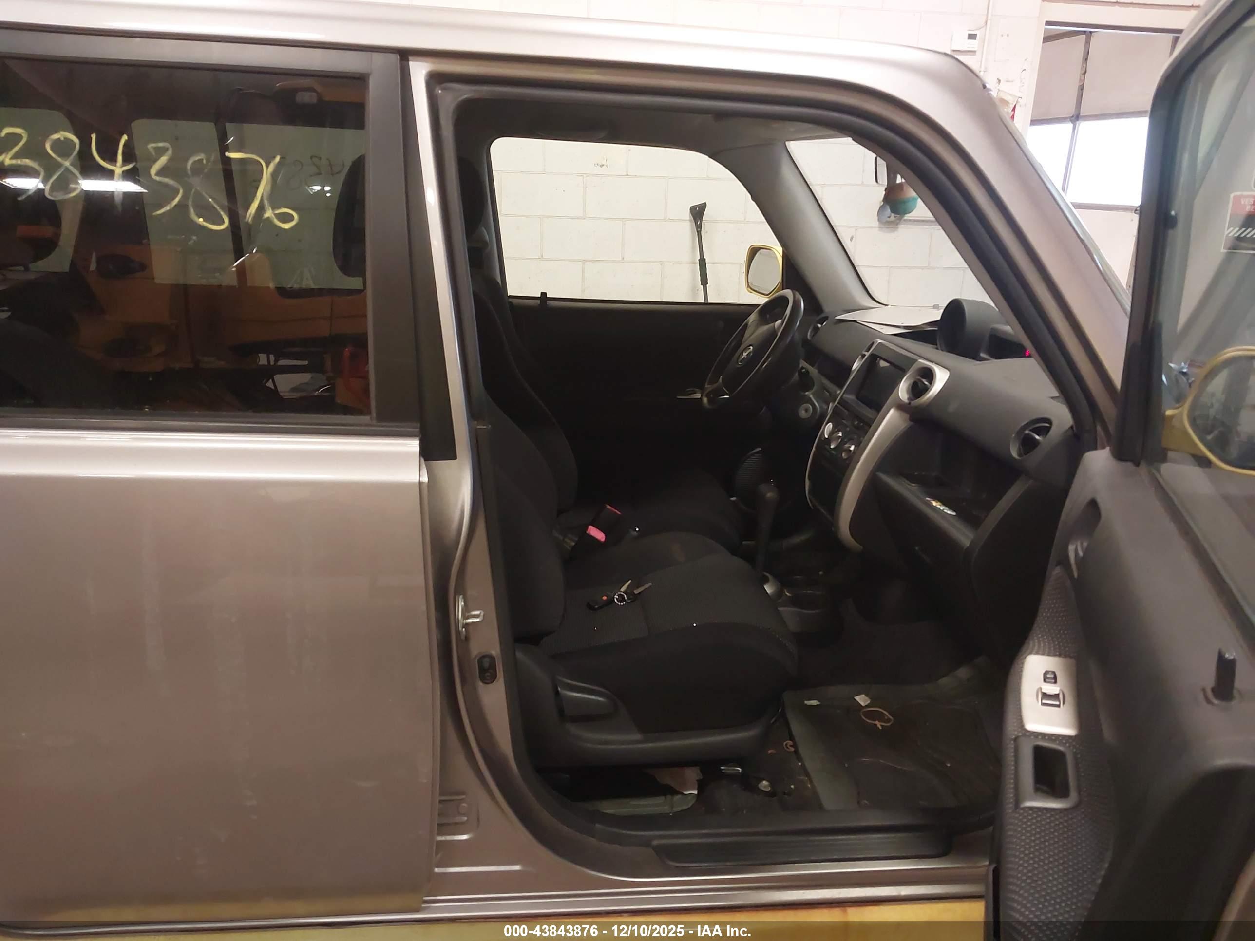 SCION XB image 5