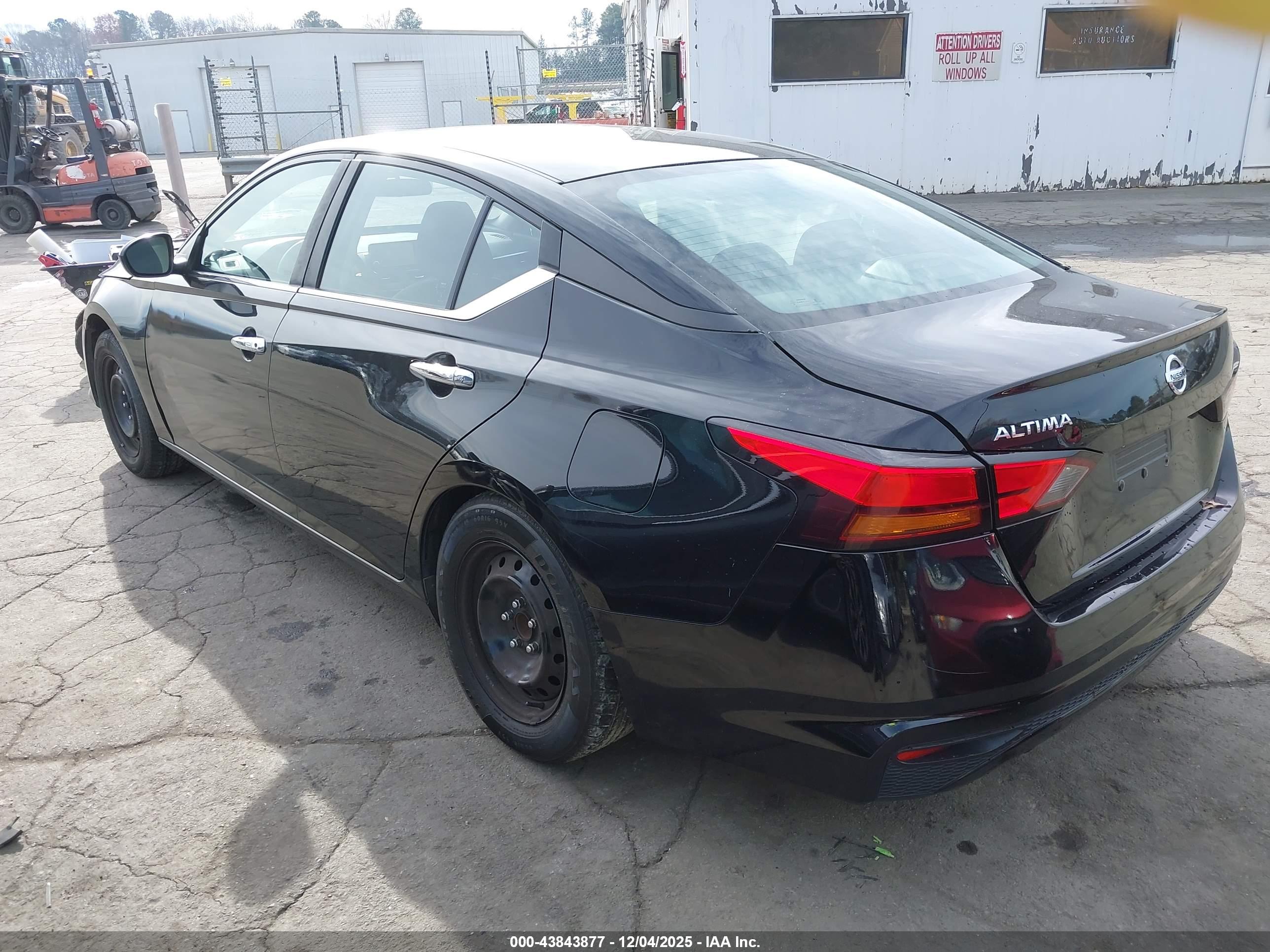 NISSAN ALTIMA image 3