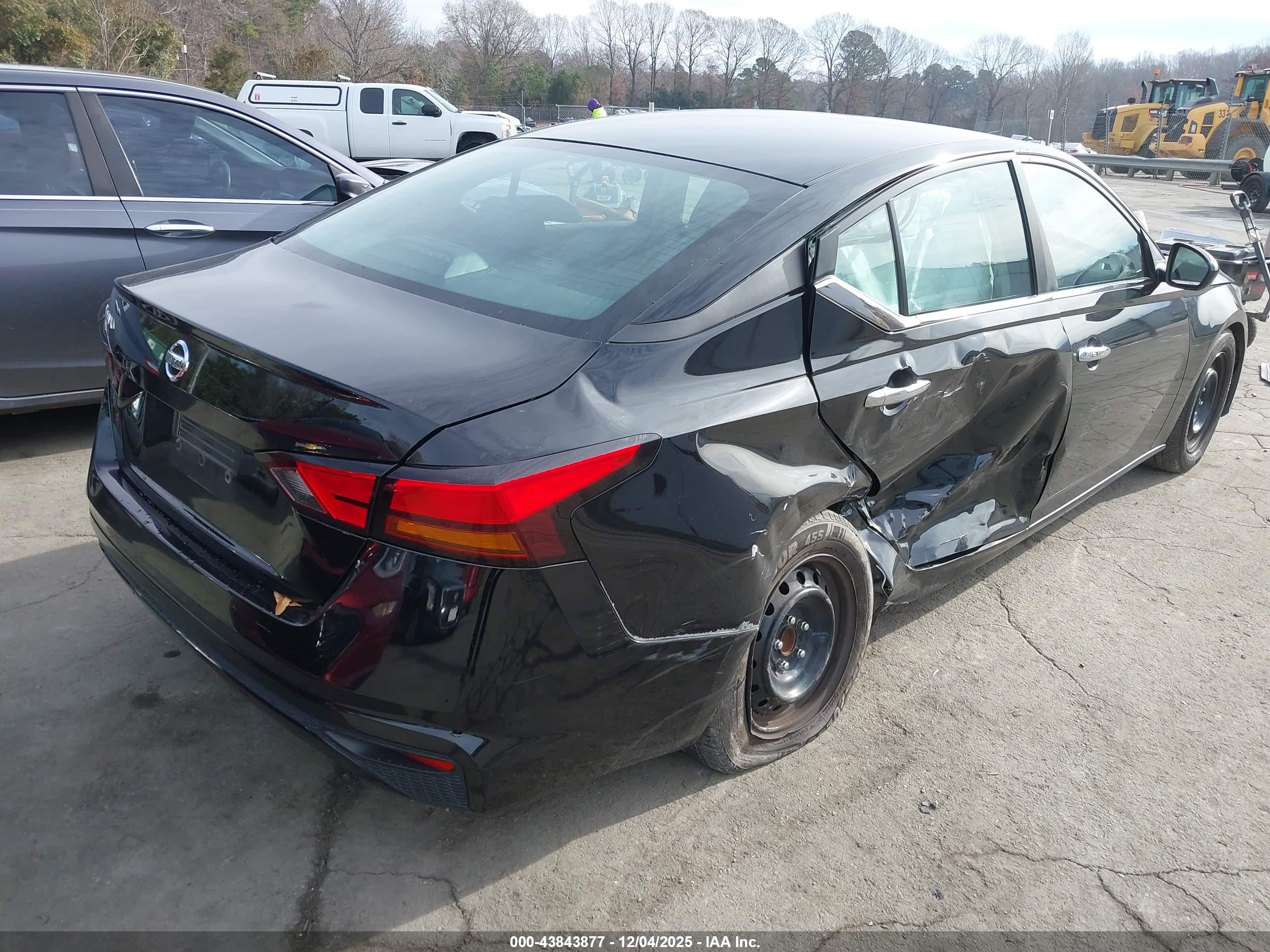 NISSAN ALTIMA image 4