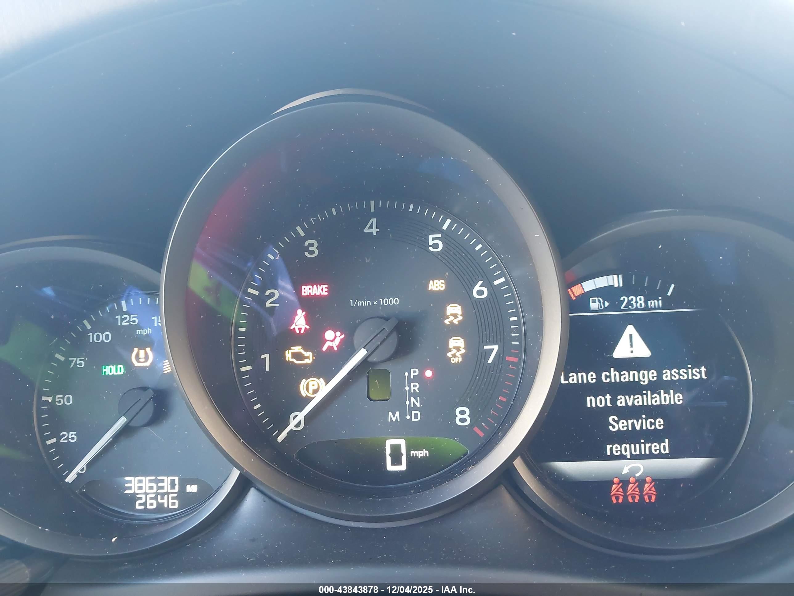 PORSCHE MACAN image 7