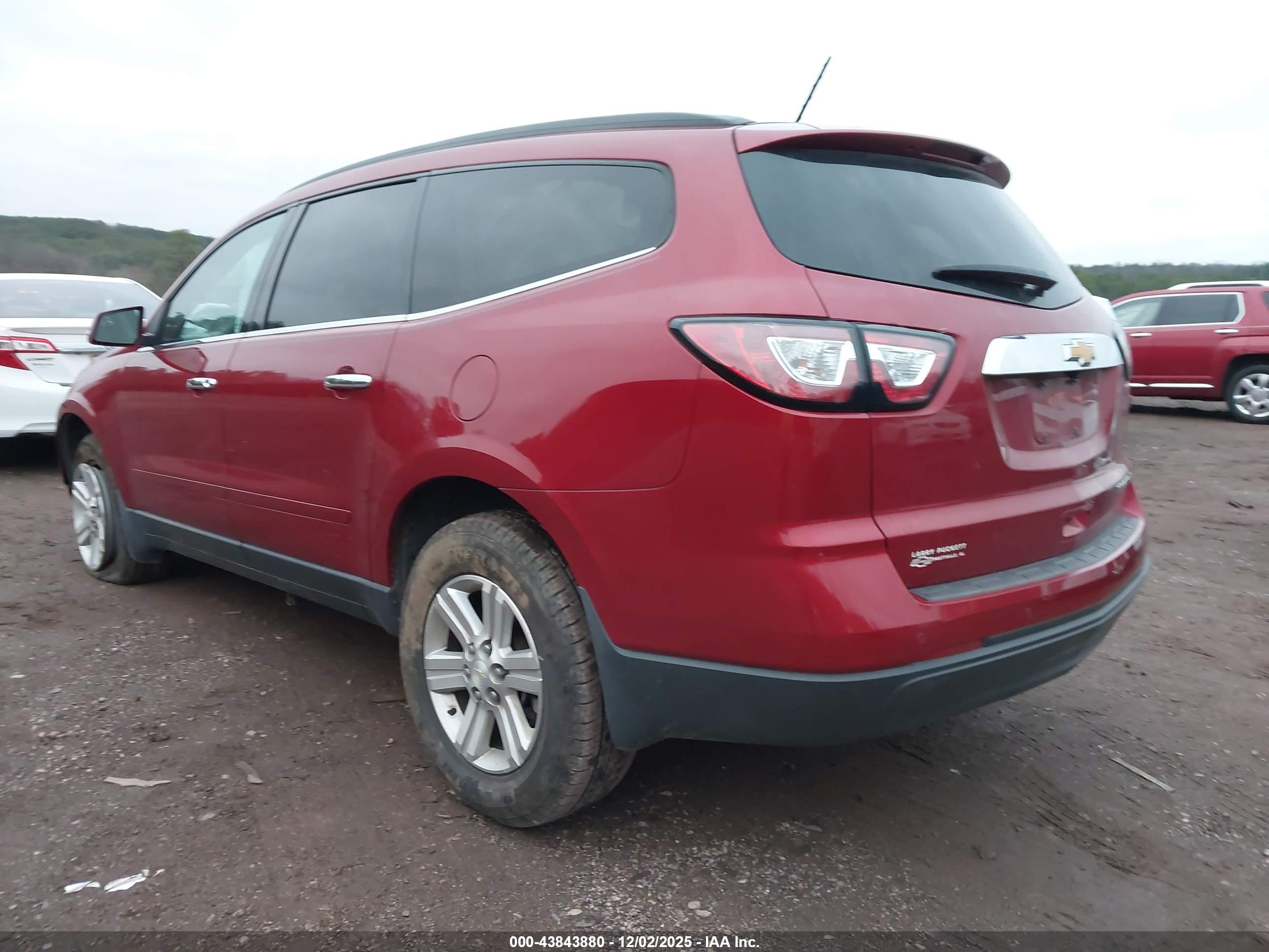 CHEVROLET TRAVERSE image 3