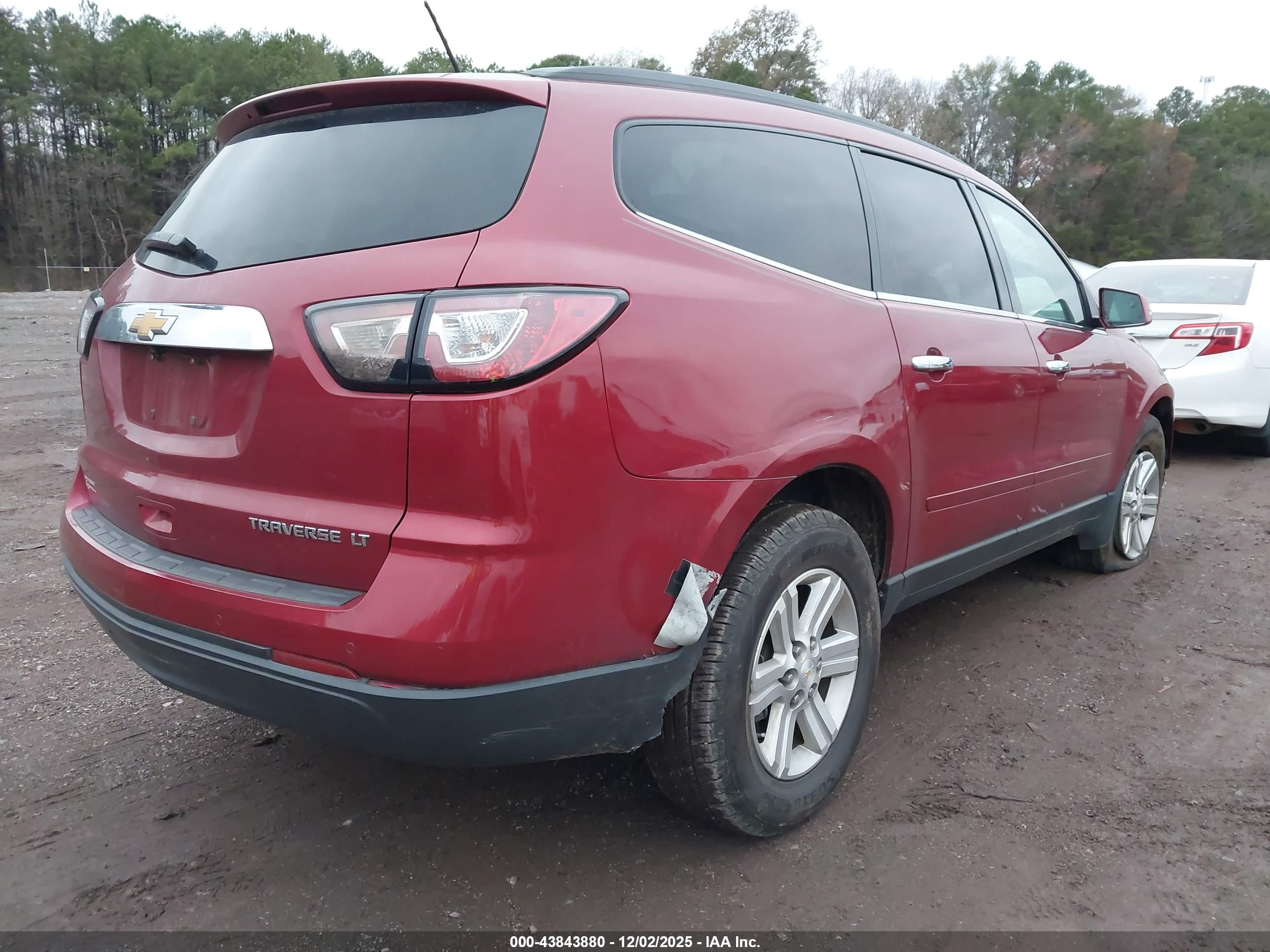 CHEVROLET TRAVERSE image 4