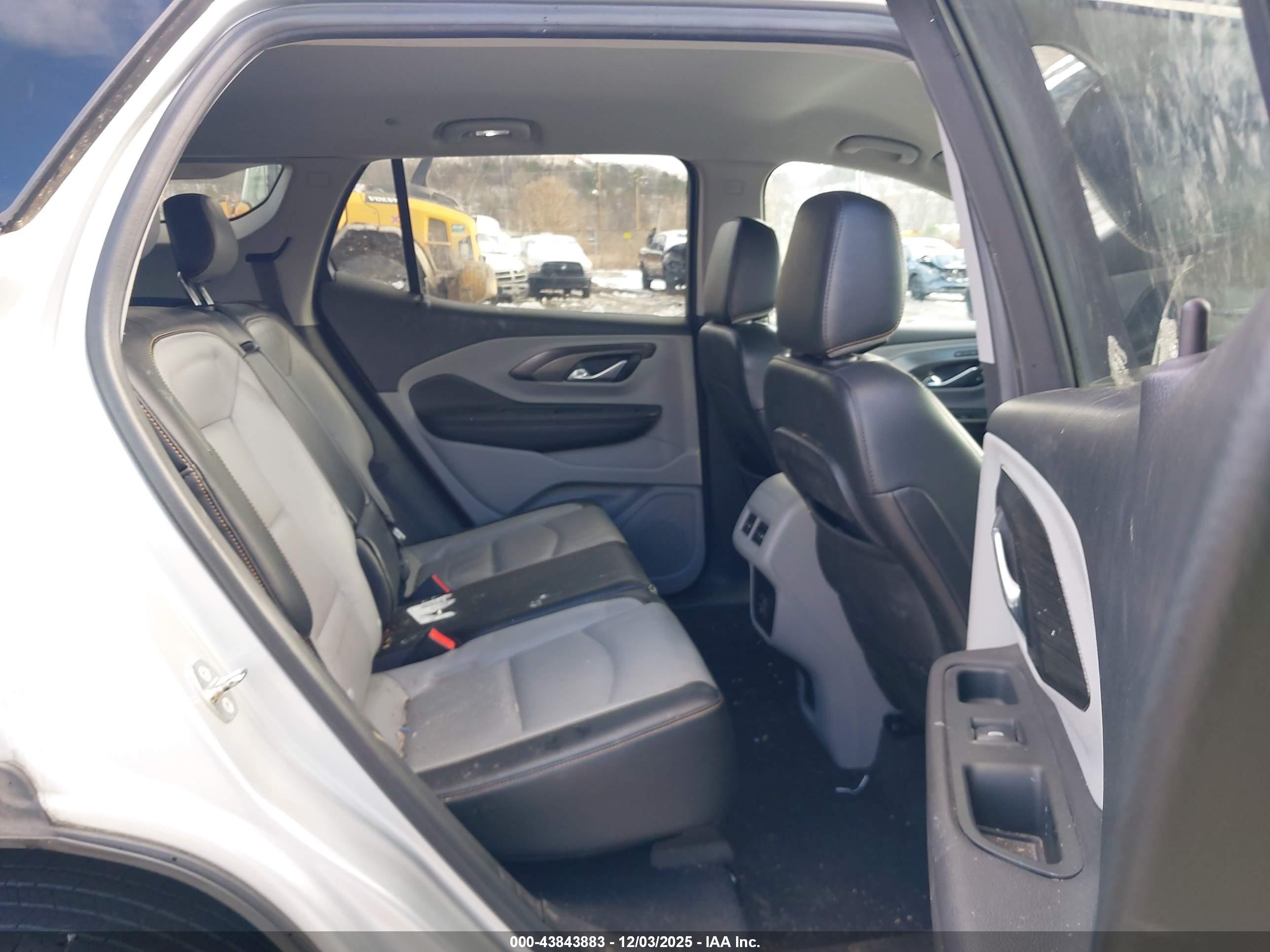 GMC TERRAIN image 8