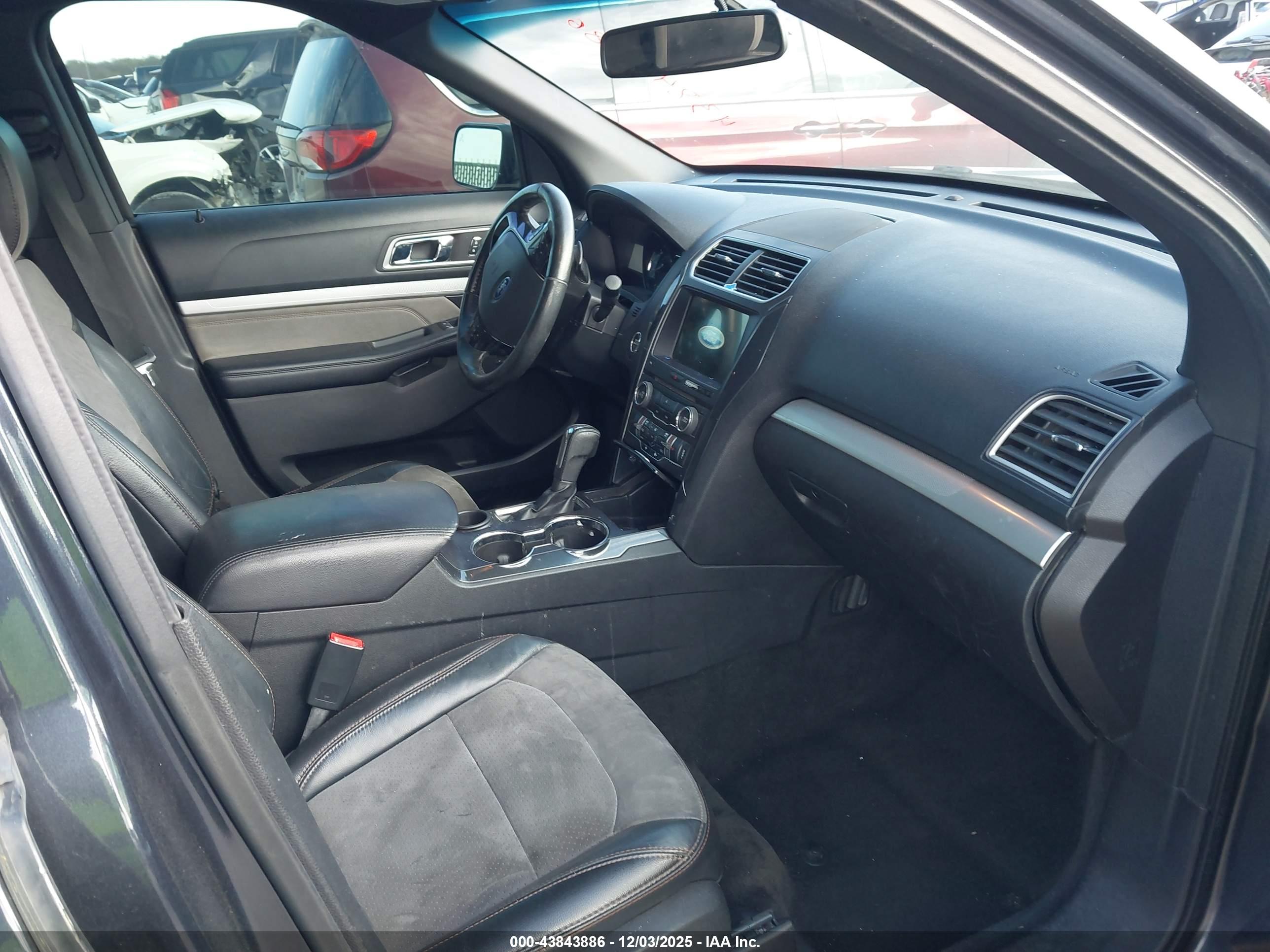 FORD EXPLORER image 5