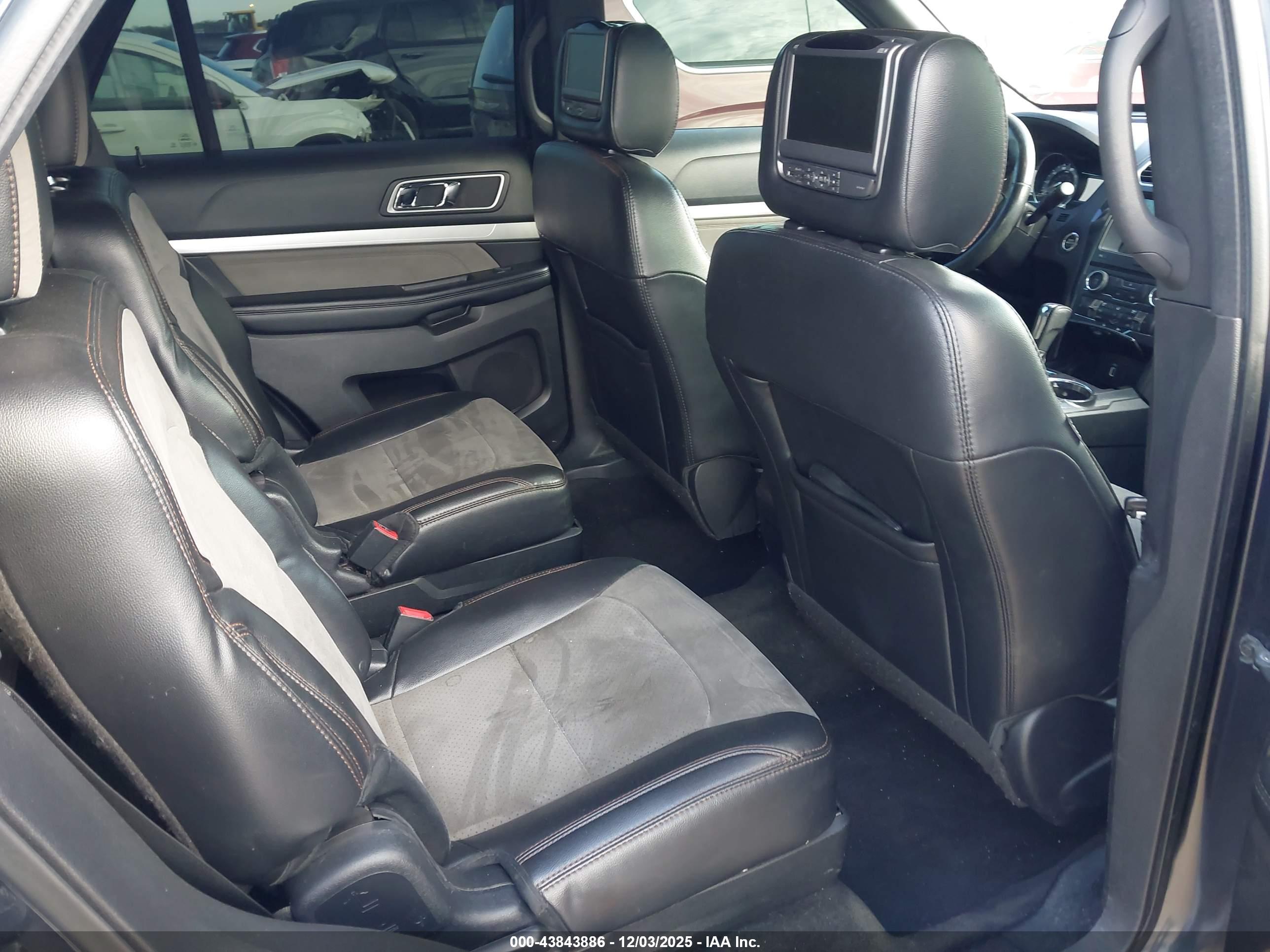 FORD EXPLORER image 8