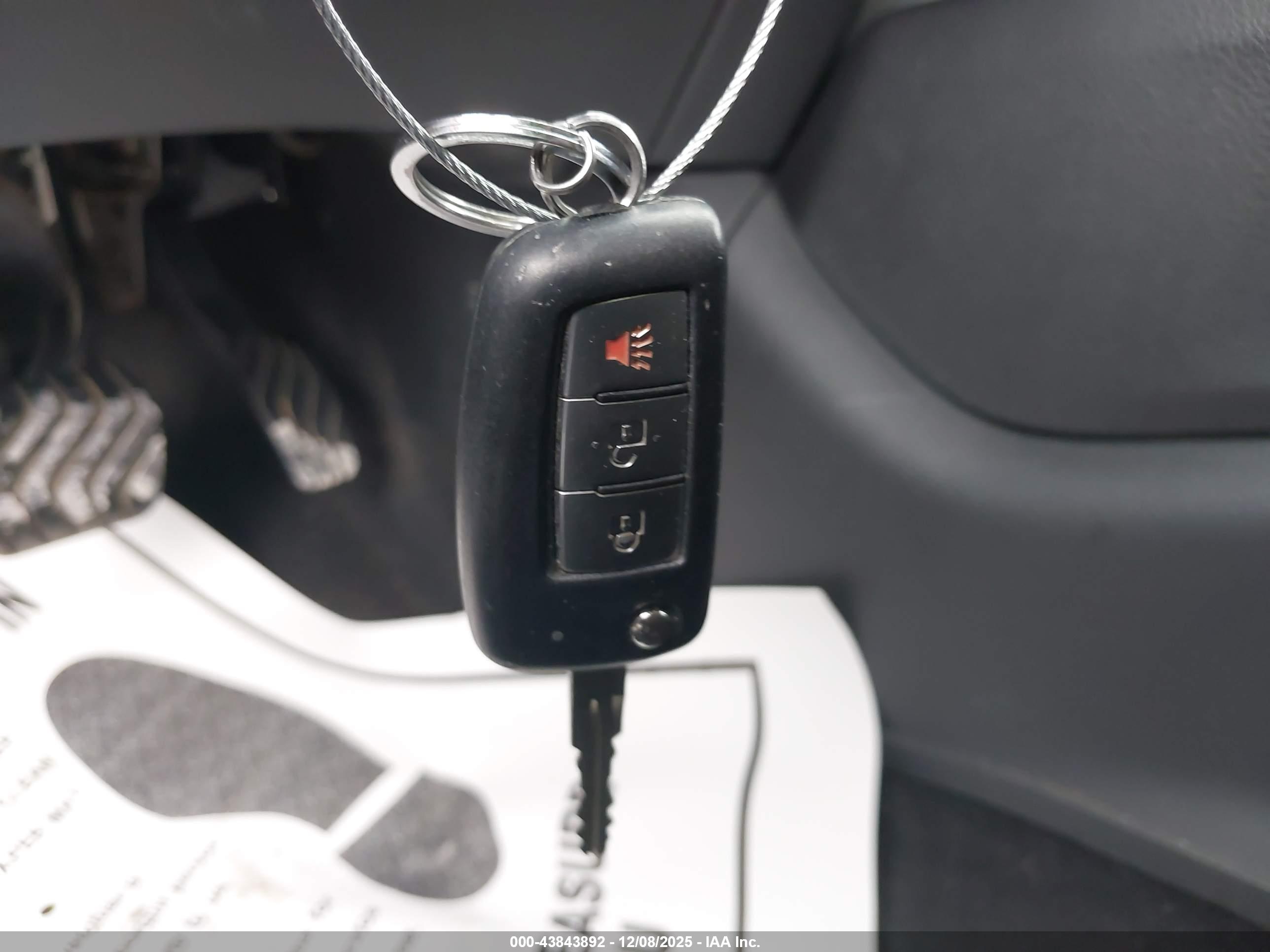 NISSAN ROGUE image 11