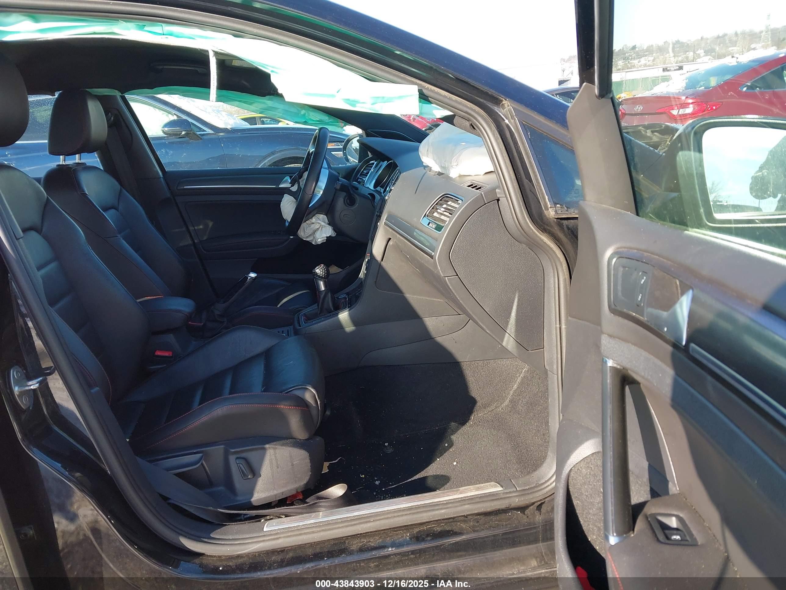 VOLKSWAGEN GOLF image 5