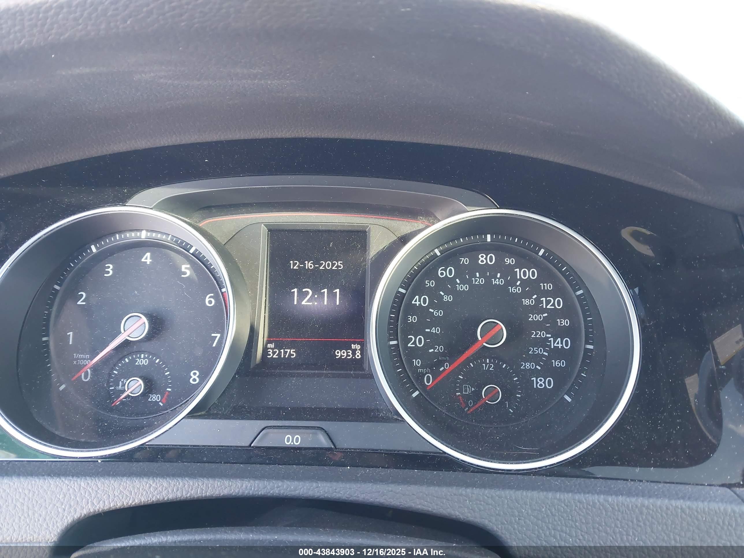 VOLKSWAGEN GOLF image 7