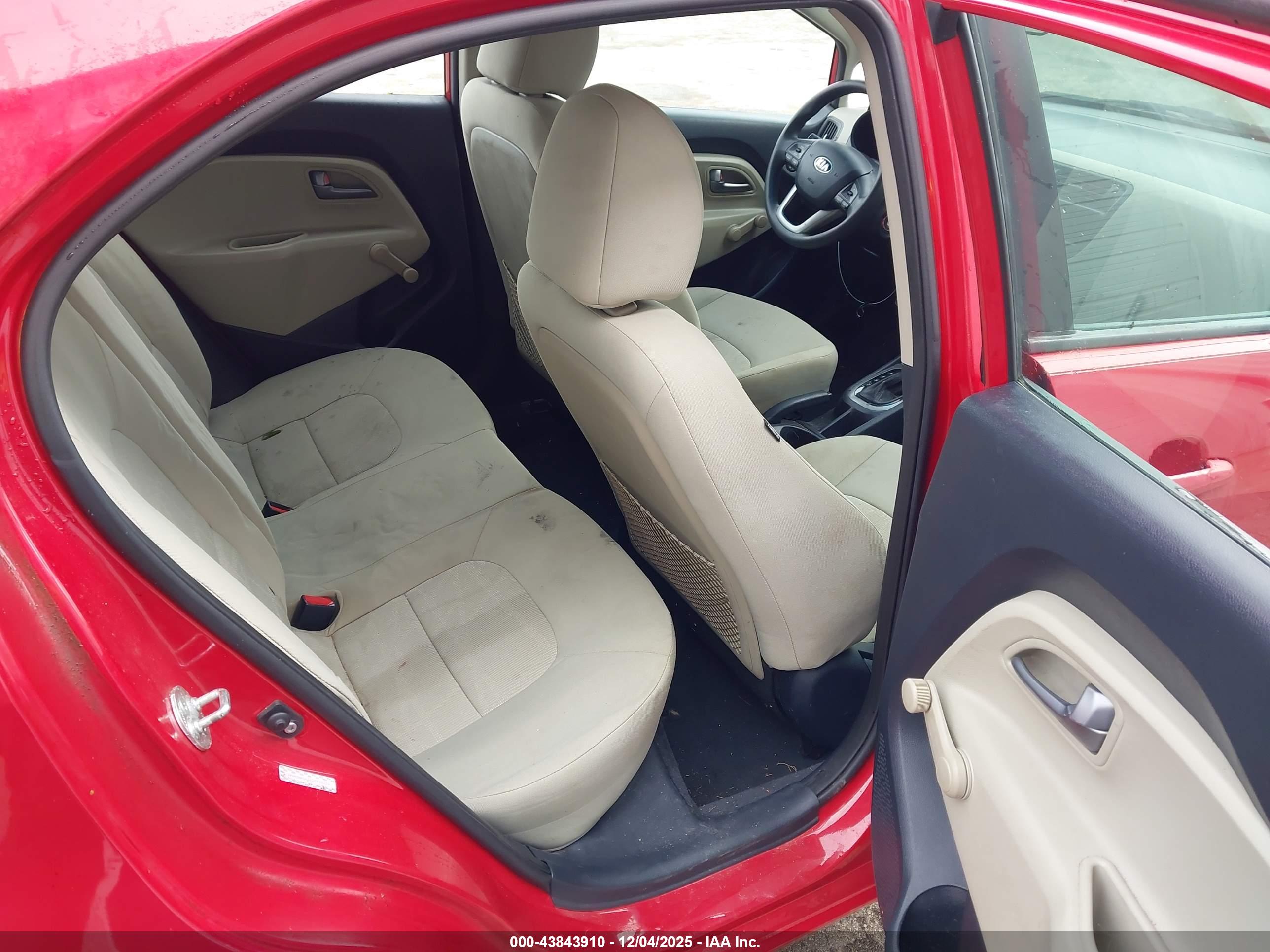 KIA RIO image 8