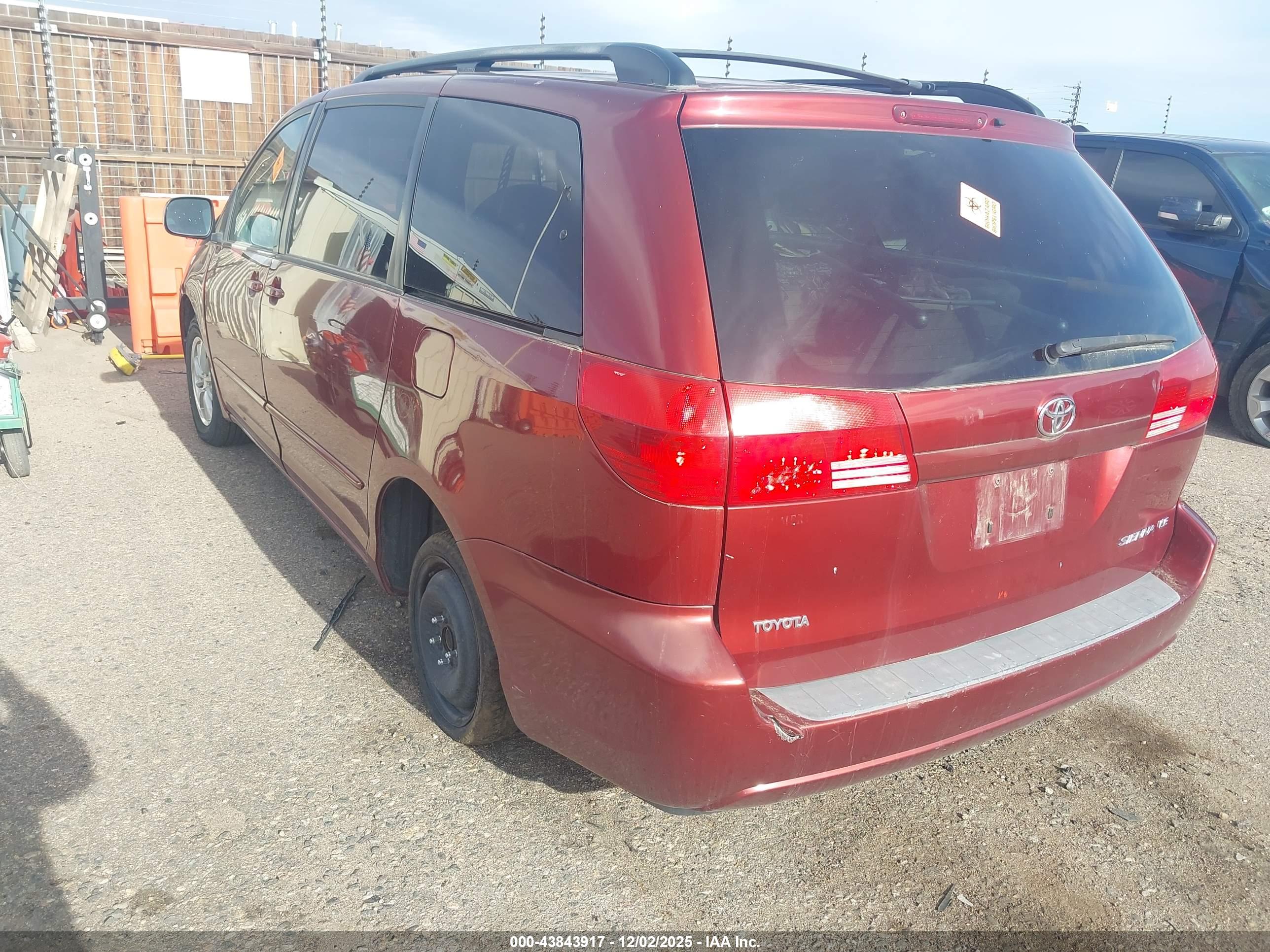 TOYOTA SIENNA image 3