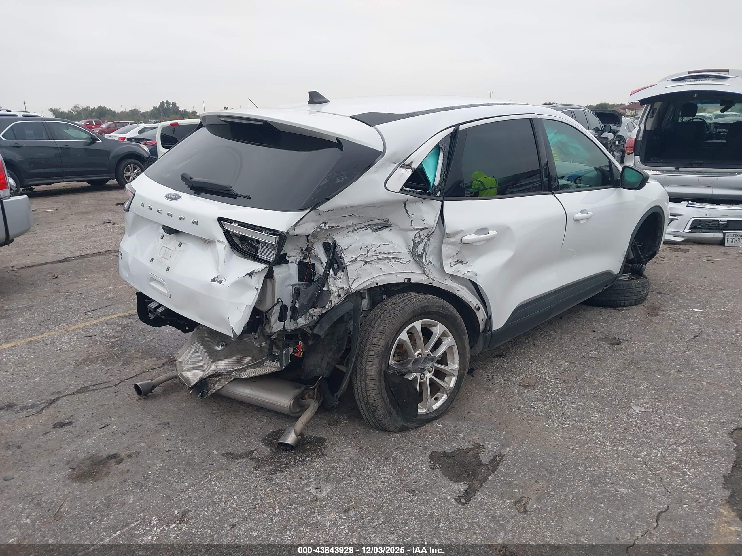 FORD ESCAPE image 4