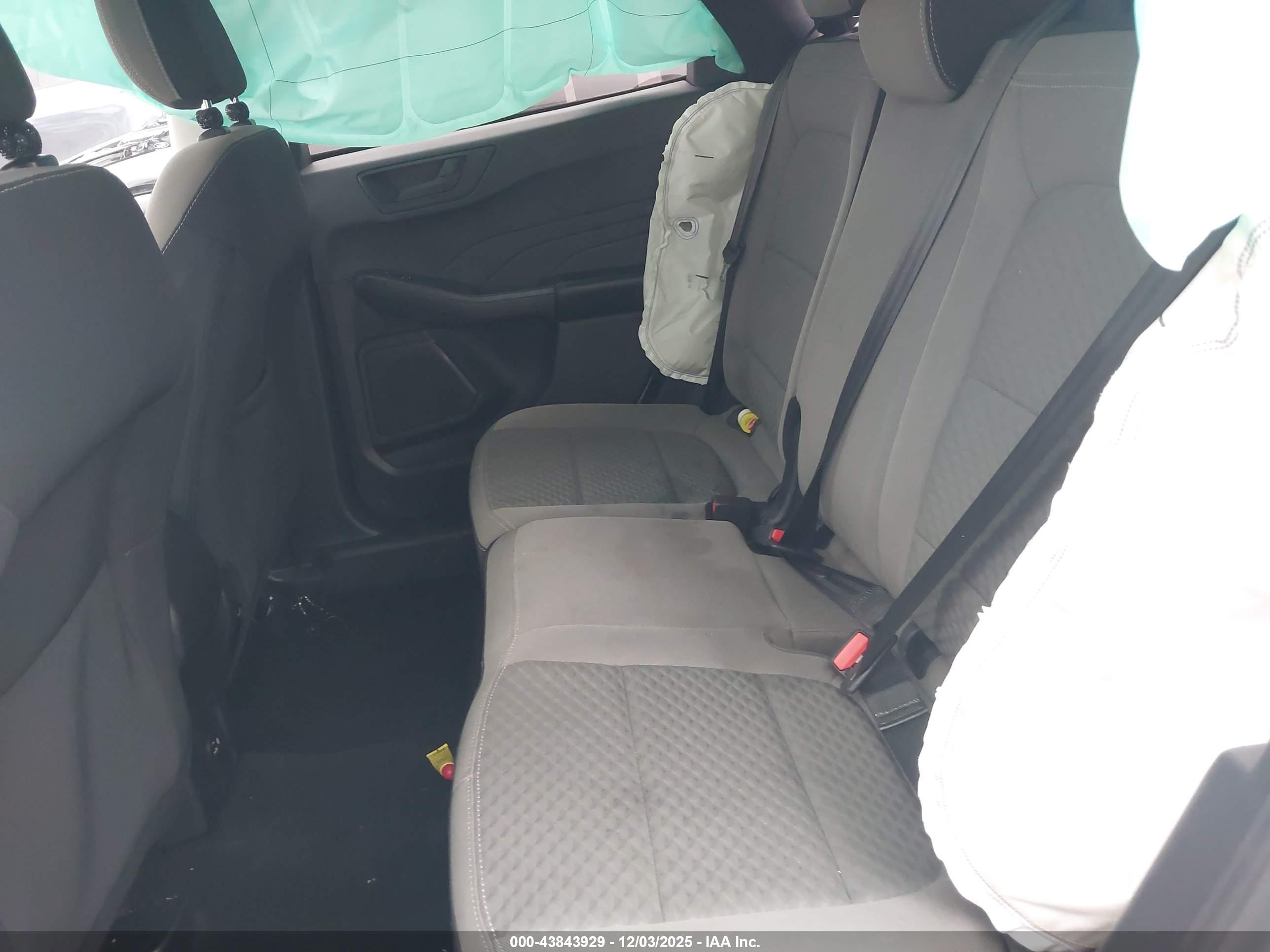 FORD ESCAPE image 8