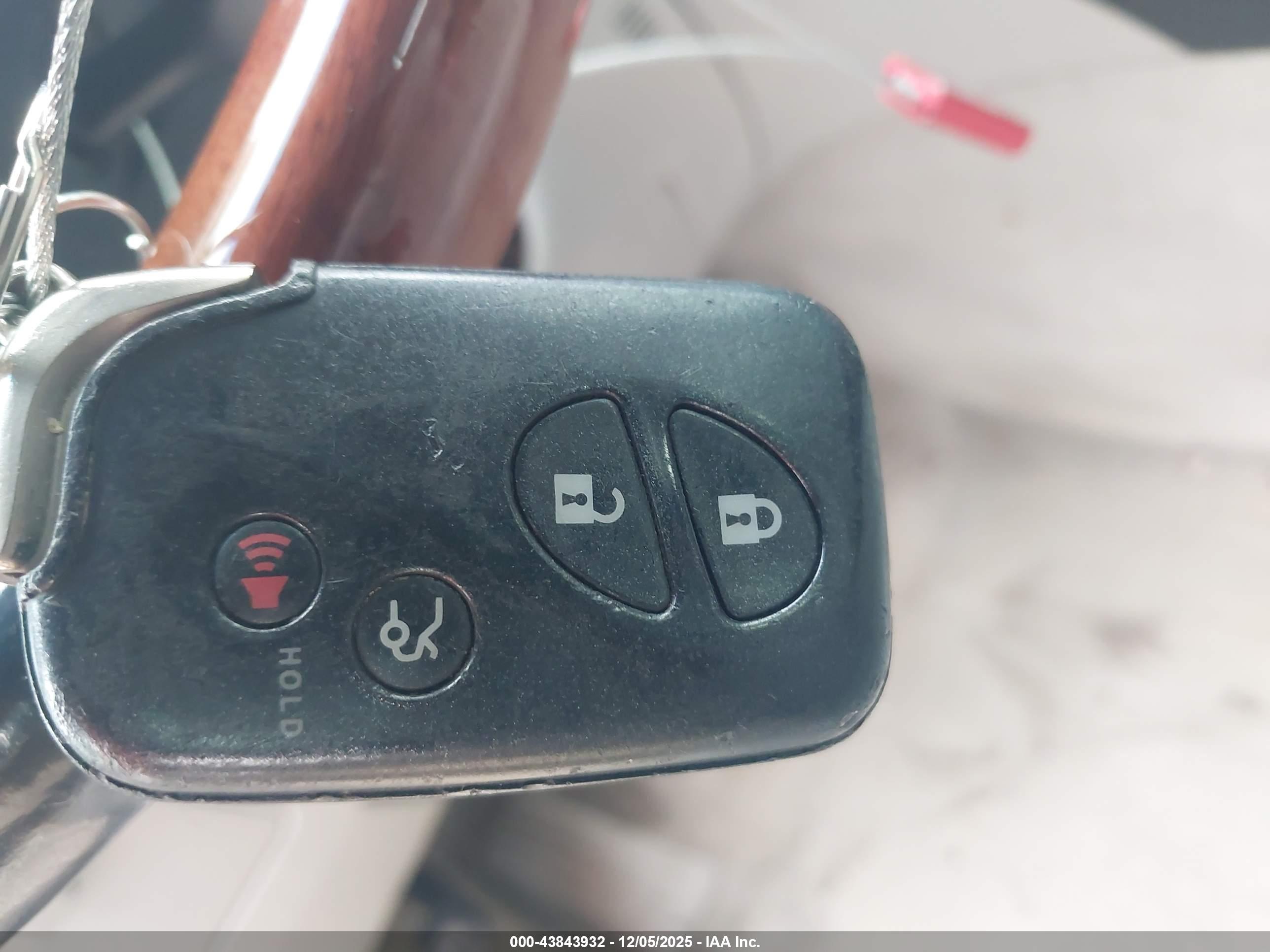 LEXUS ES image 11