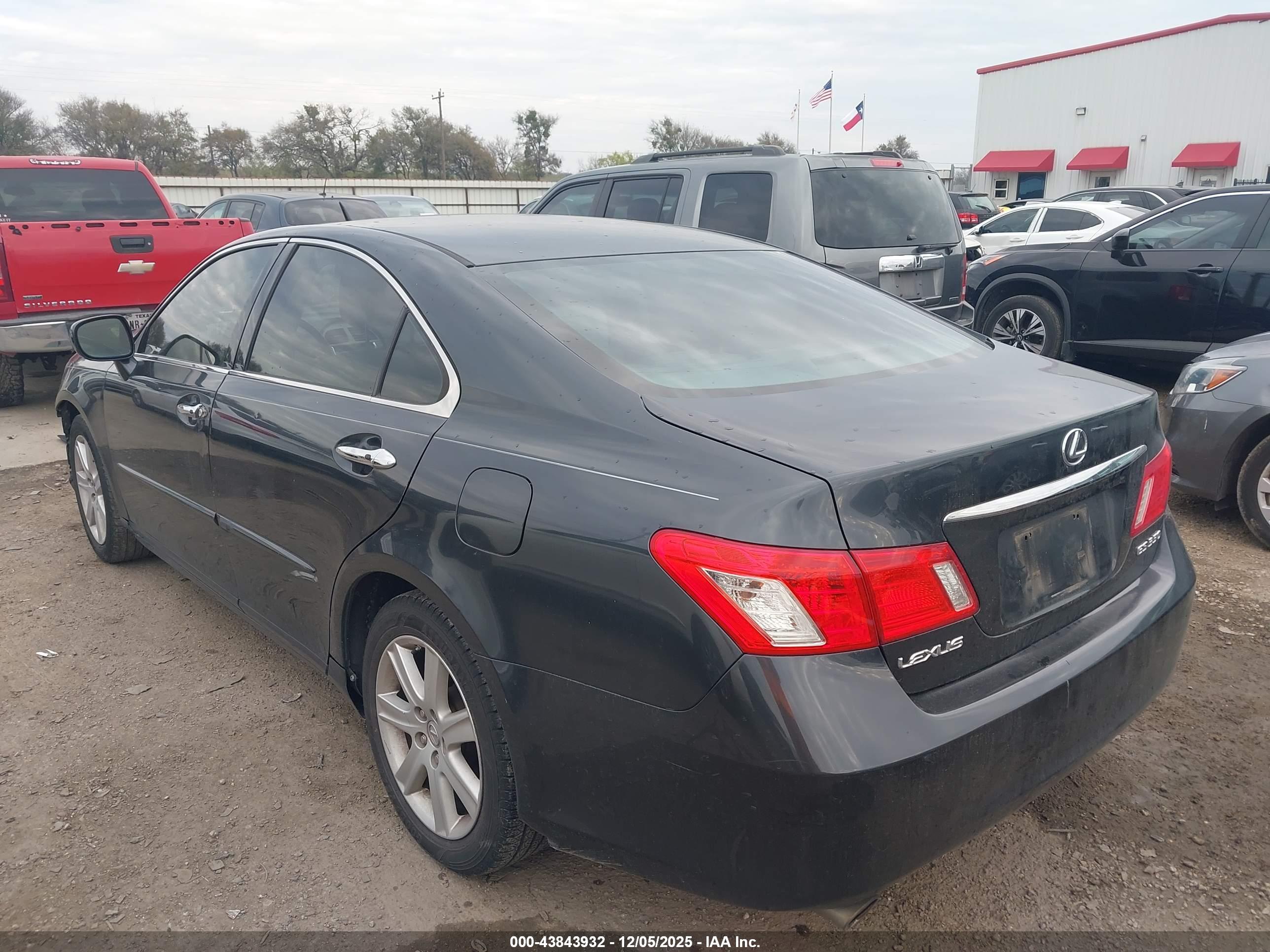 LEXUS ES image 3