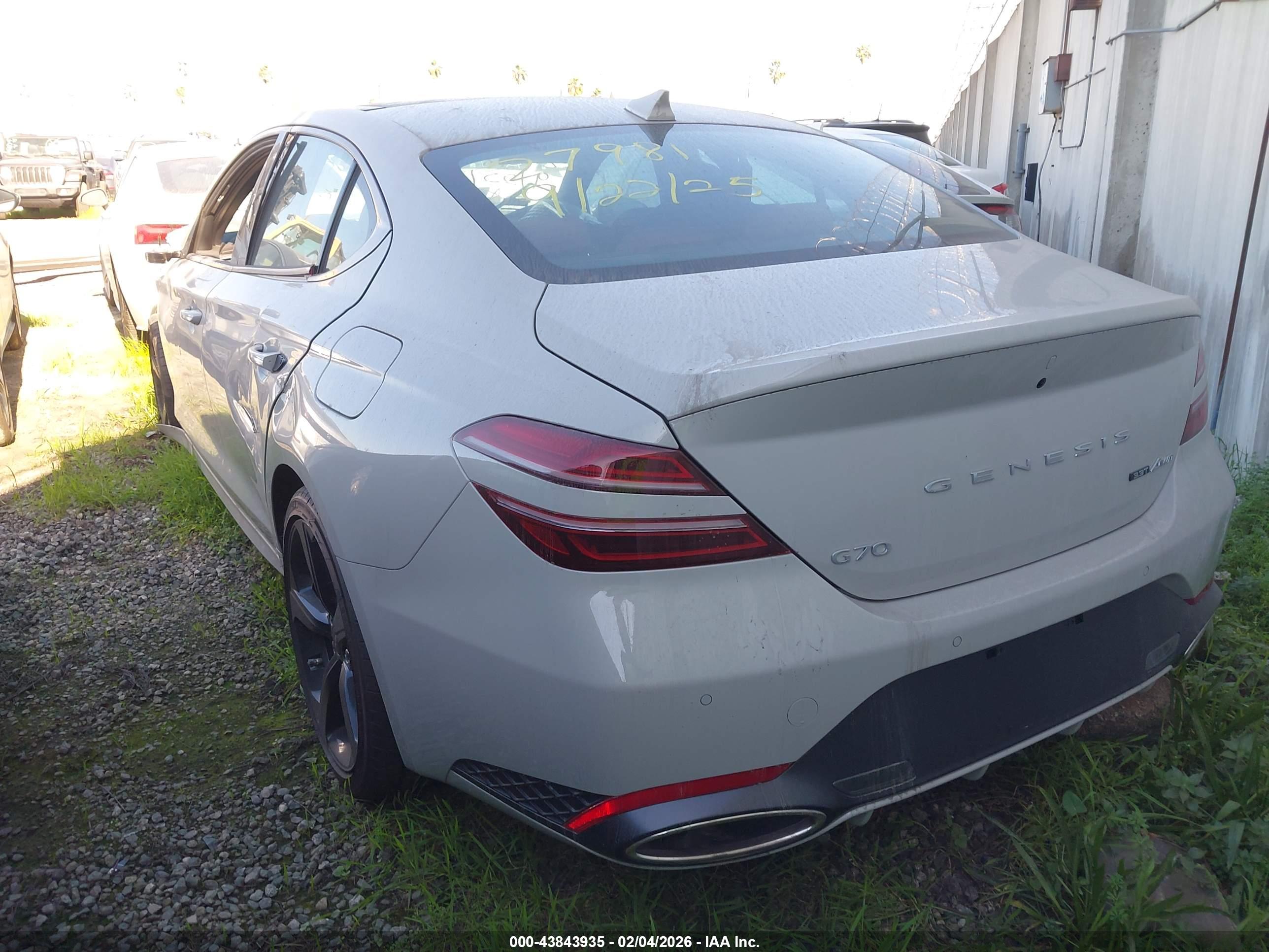 GENESIS G70 image 3