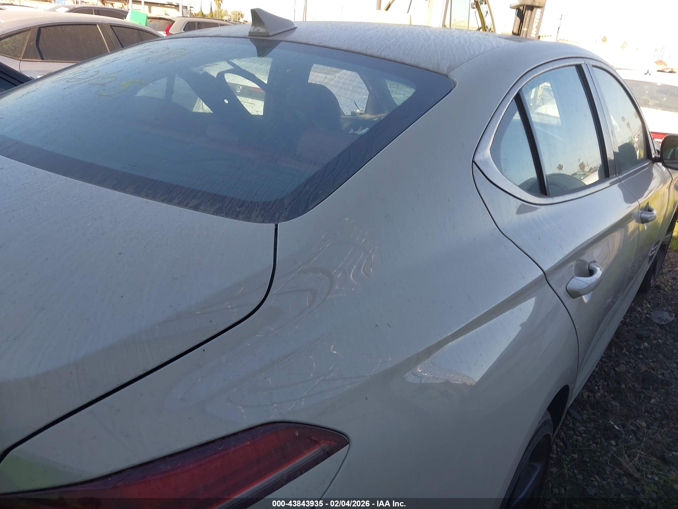GENESIS G70 image 4