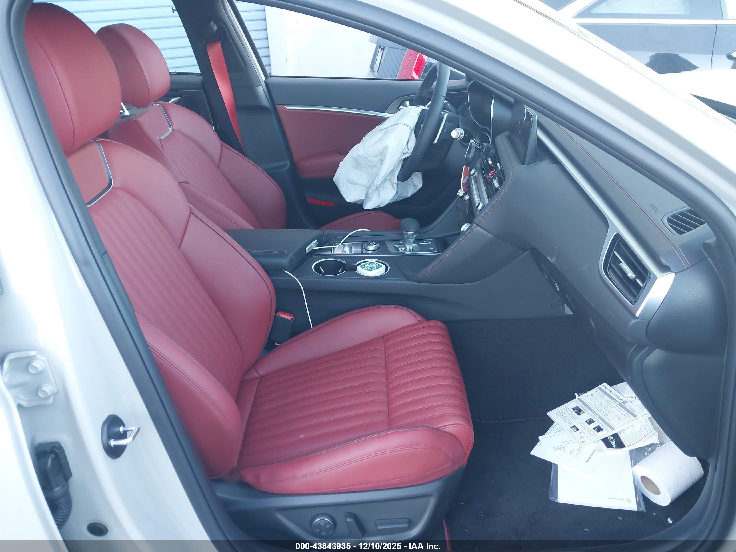 GENESIS G70 image 5