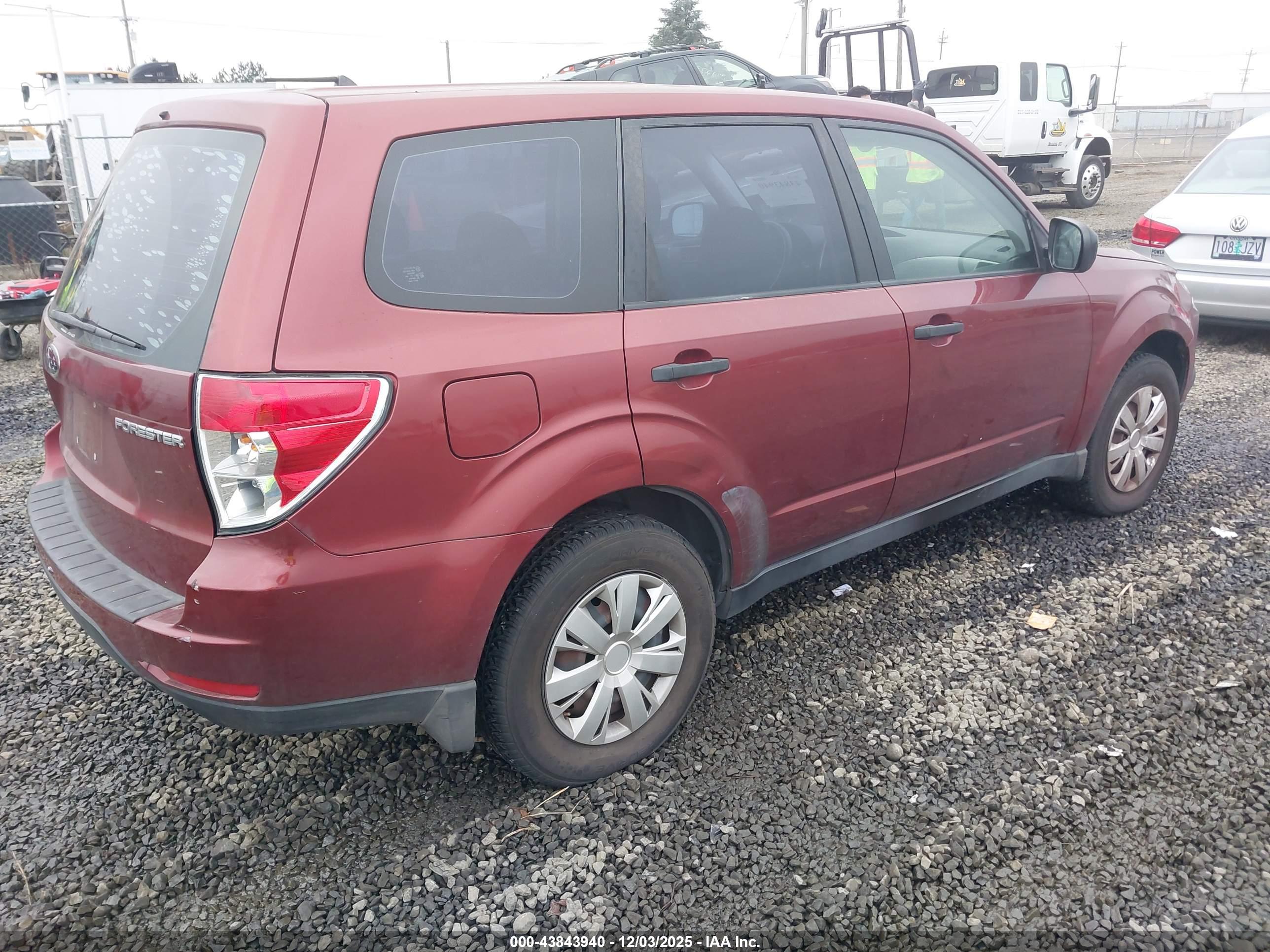 SUBARU FORESTER image 4